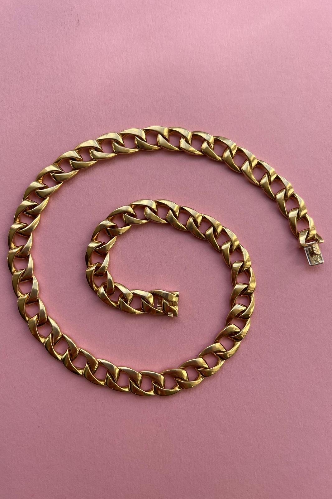 An 18 Carat Gold Cartier Necklace For Sale 1
