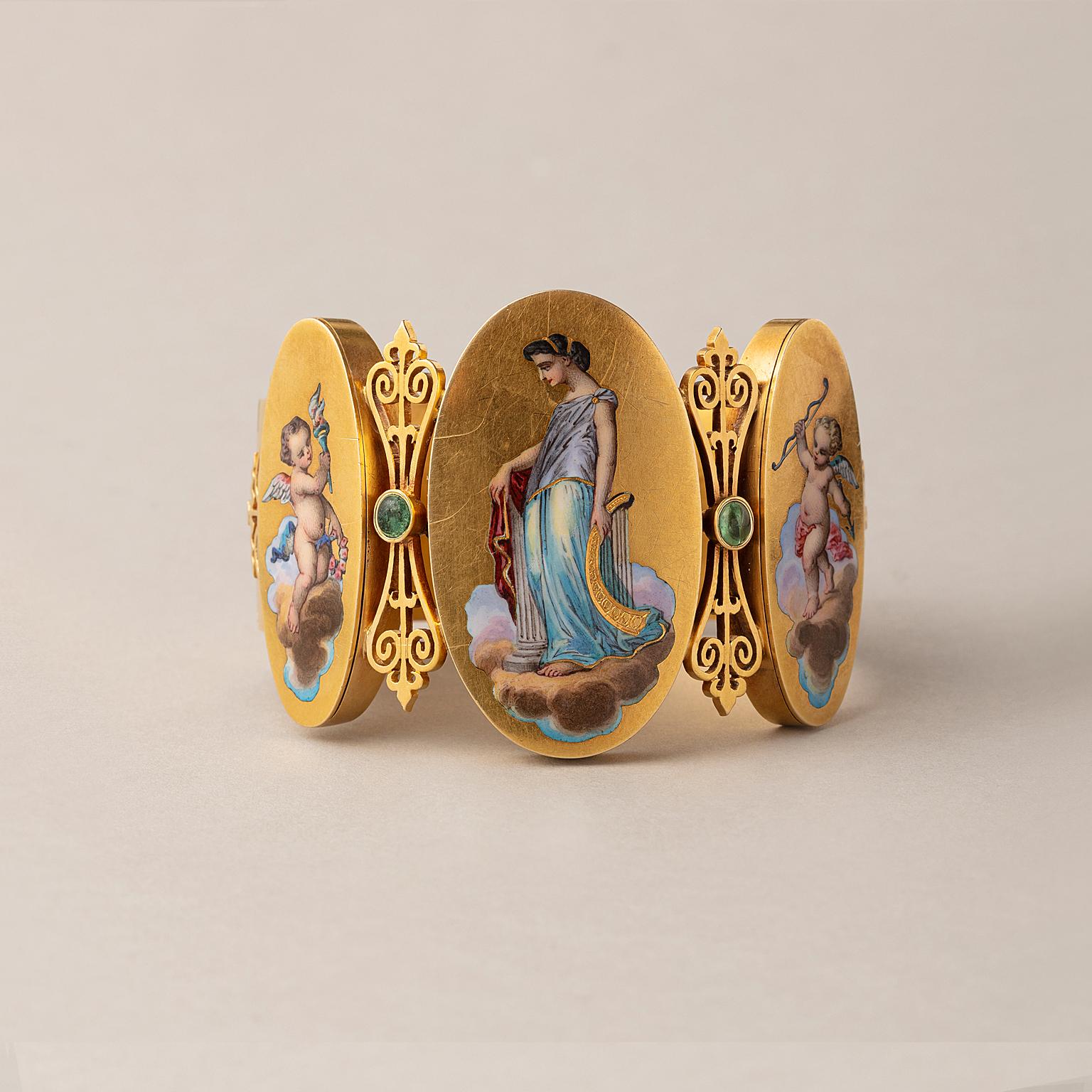 An 18 Carat Gold French circa 1870 Bracelet with Enamel In Good Condition For Sale In Amsterdam, NL