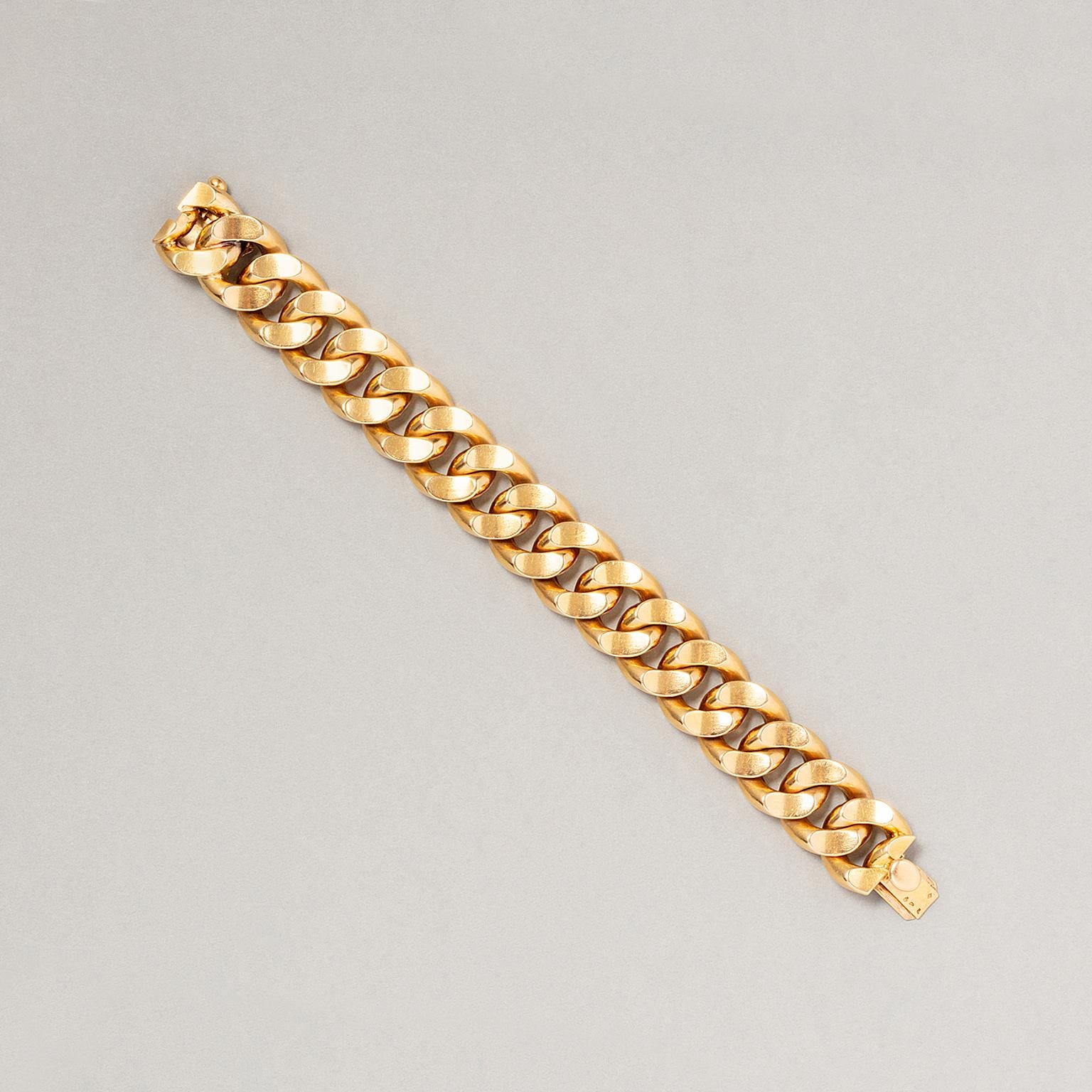 An 18 Carat Gold French Curb Link Bracelet In Good Condition In Amsterdam, NL