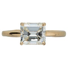 Vintage 18 Carat Gold French Ring Set with Step Cut Diamond