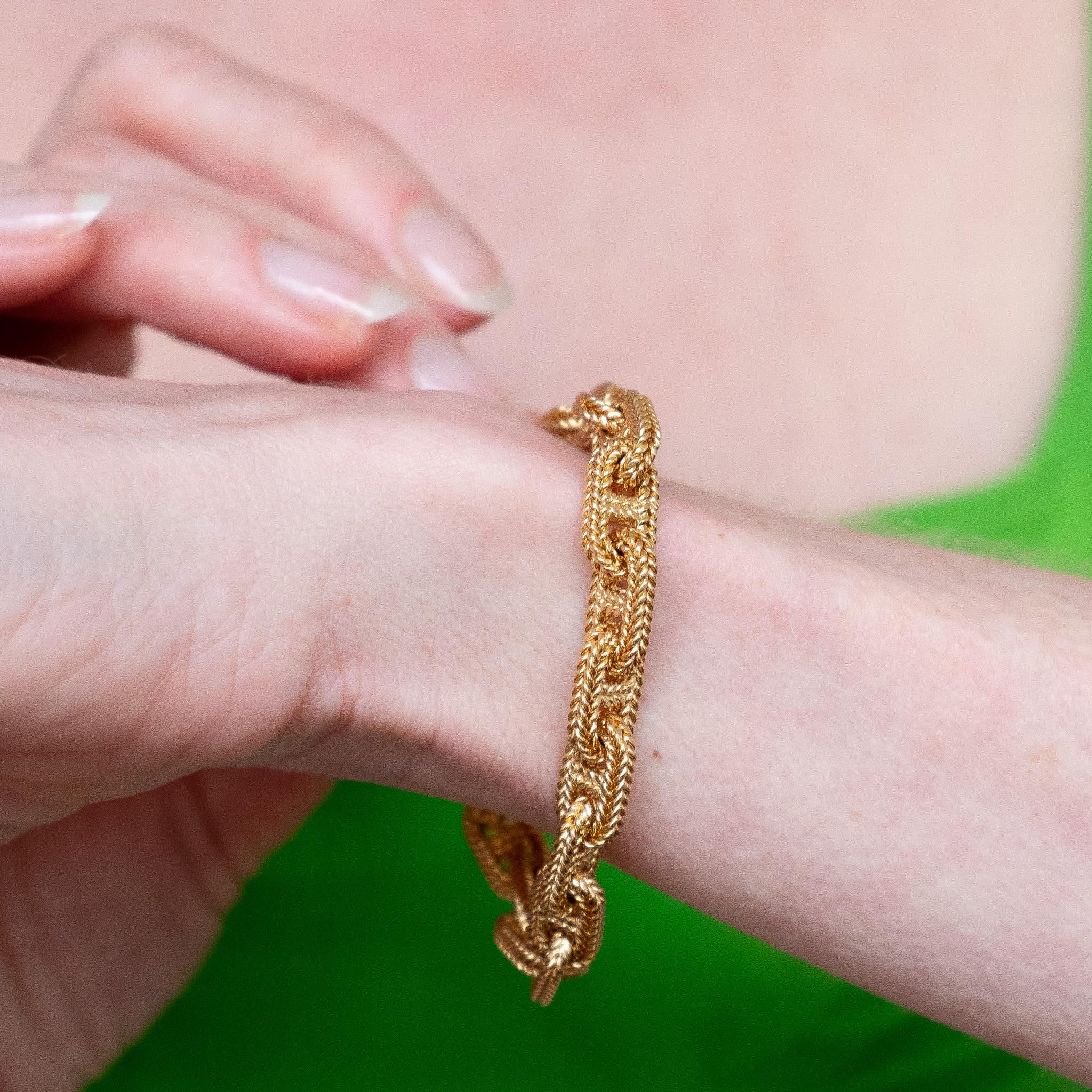 An 18 Carat Gold Hermès Paris Chain and Bracelet 2