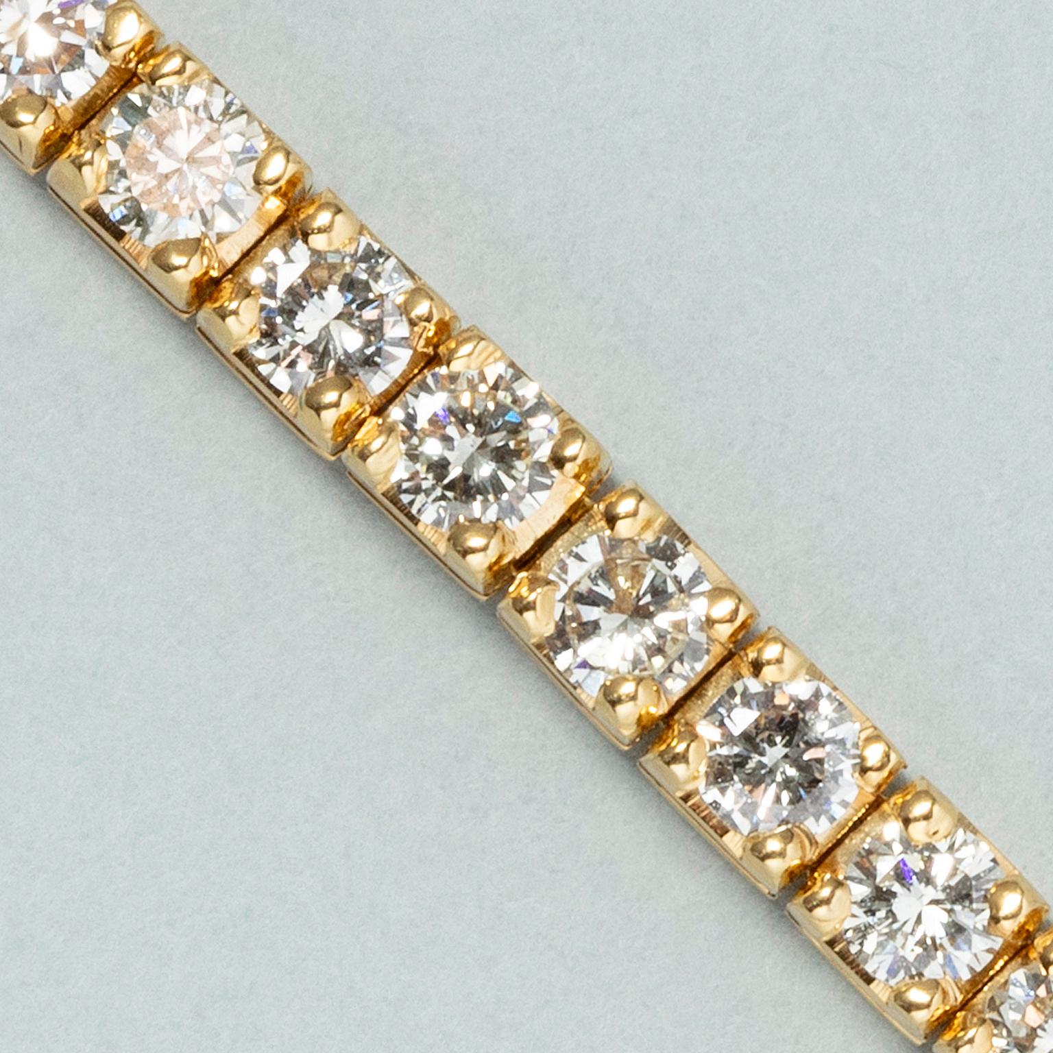 Women's or Men's An 18 Carat Gold Line Bracelet with Diamond For Sale