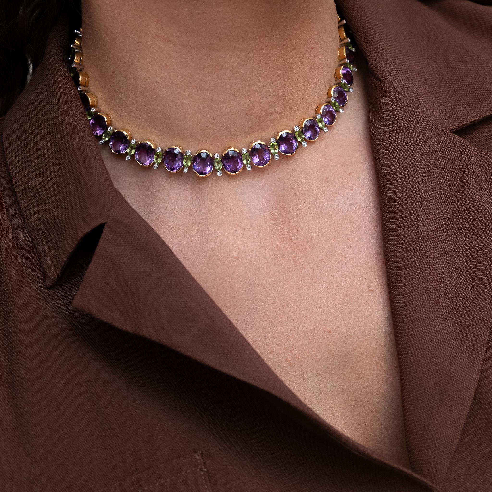 da uomo o donna Una collana in oro 18 carati con ametista, peridoto e diamante in vendita