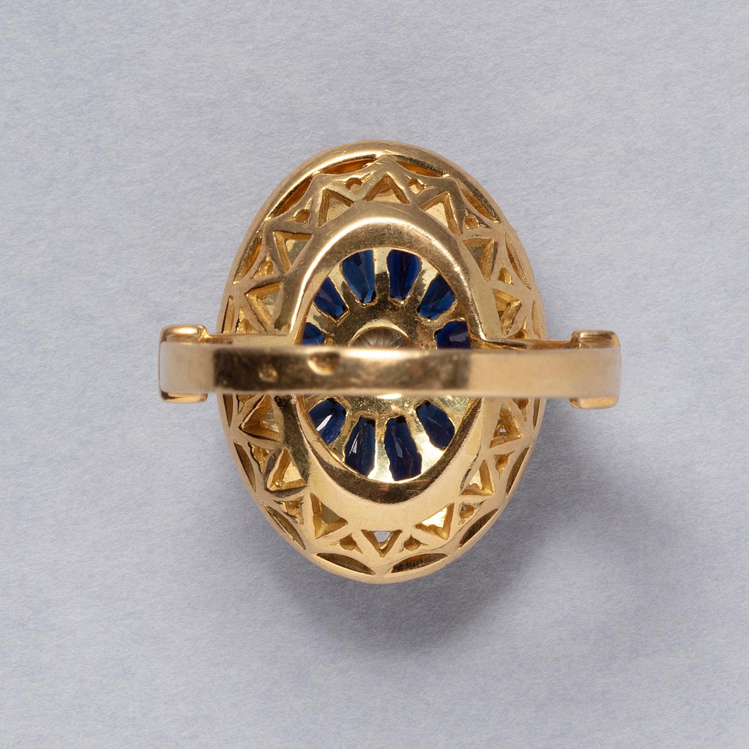 Women's or Men's An 18 carat gold ring with diamond and sapphire For Sale