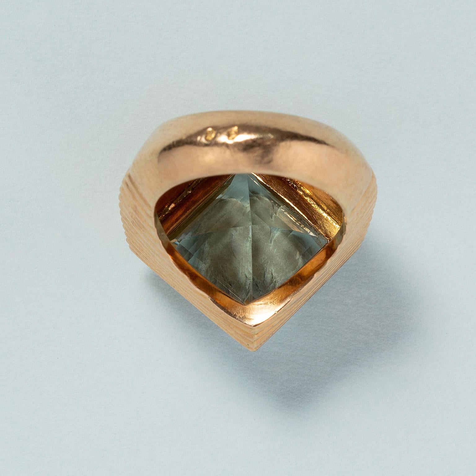 Women's or Men's An 18 Carat Gold Tartelette Ring with Aquamarine For Sale