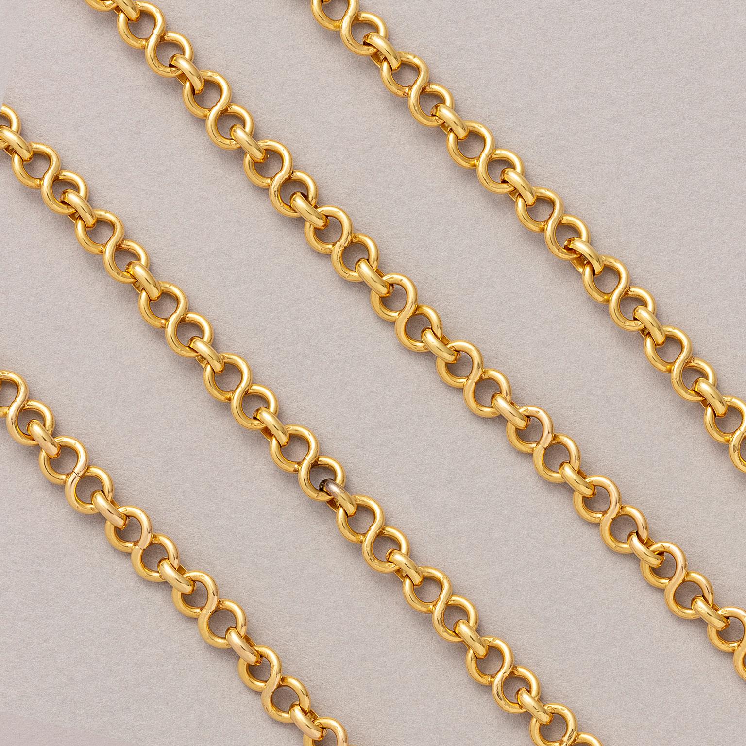 An 18 Carat Gold Vintage Long Chain In Good Condition For Sale In Amsterdam, NL
