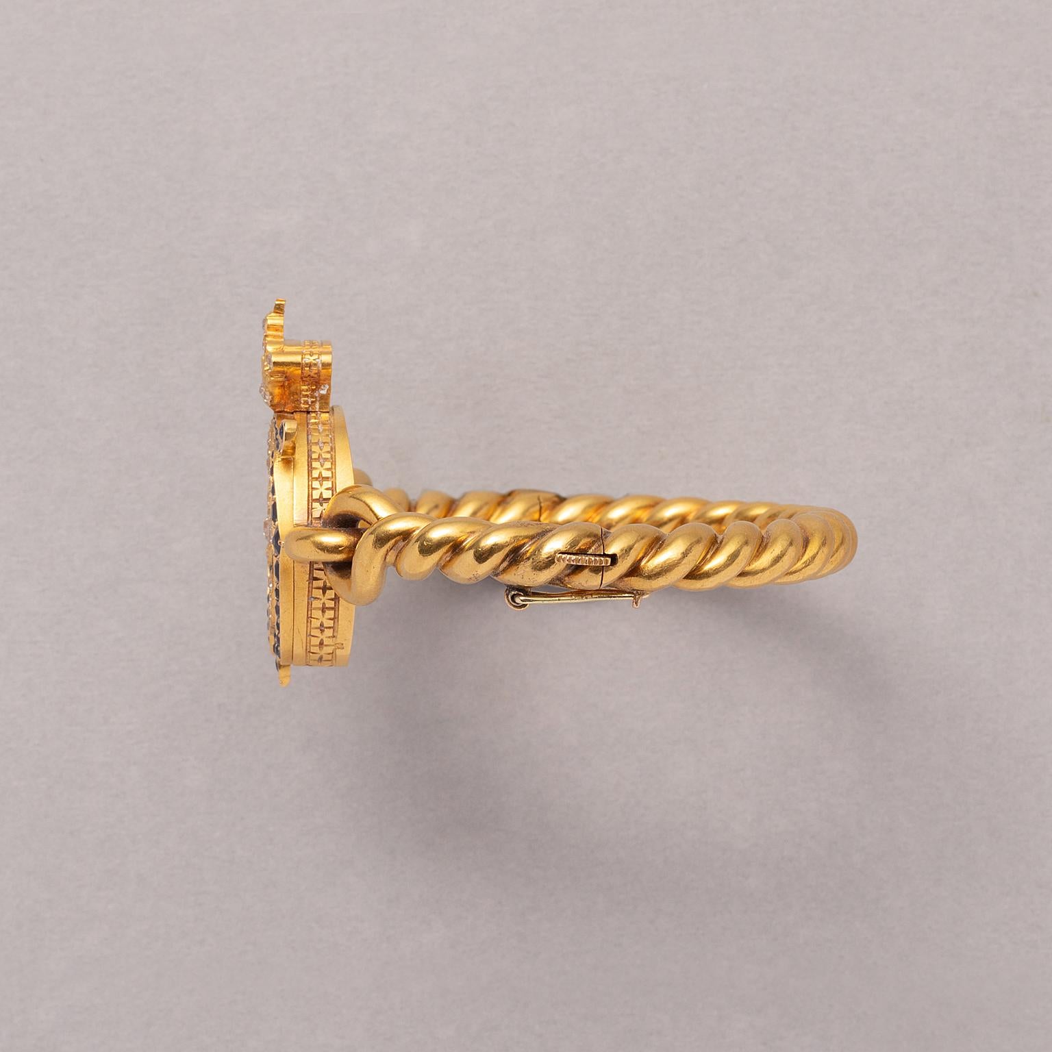 Taille coussin antique Un bracelet royal de 18 carats avec les initiales WE en diamant et saphir en vente