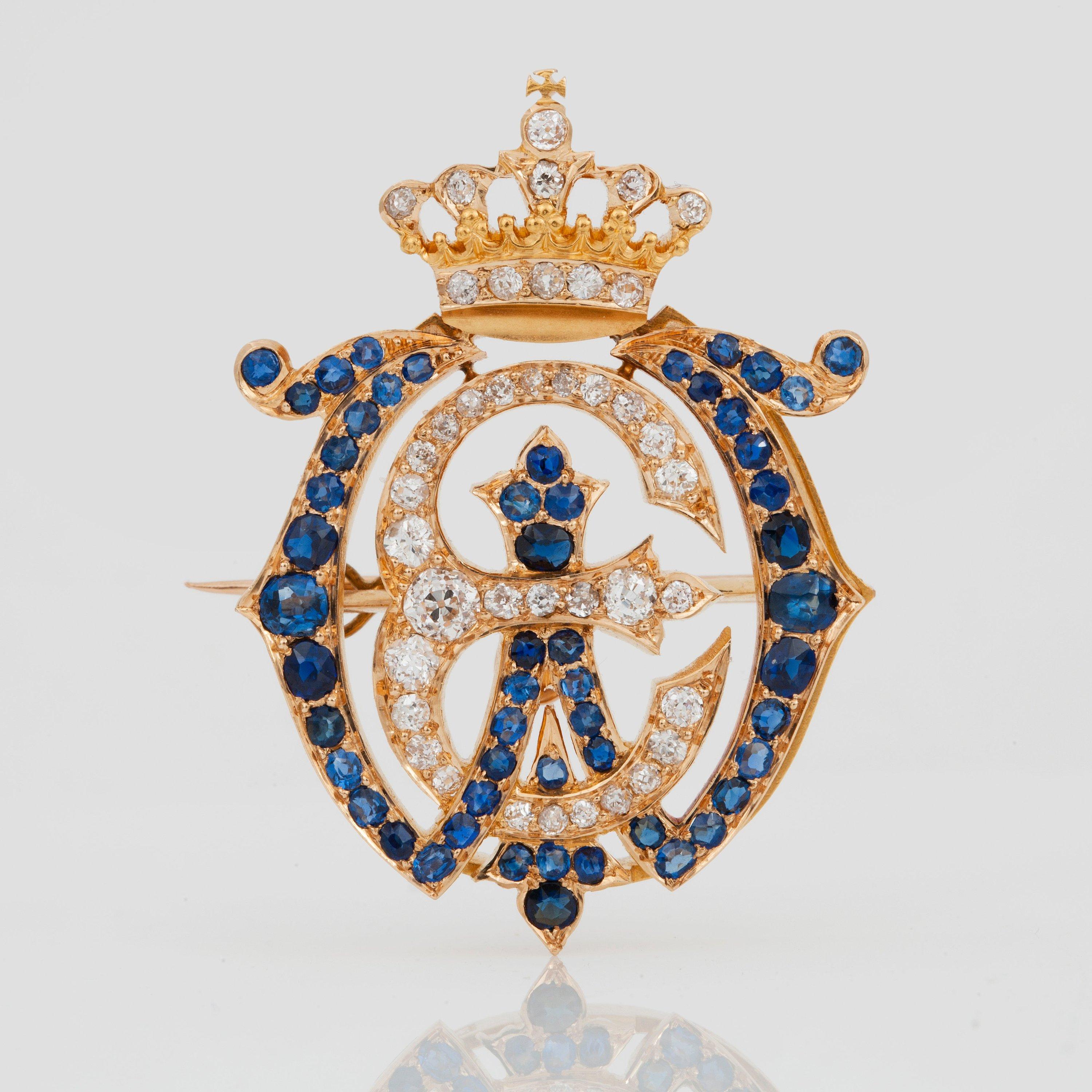Un bracelet royal de 18 carats avec les initiales WE en diamant et saphir en vente 3