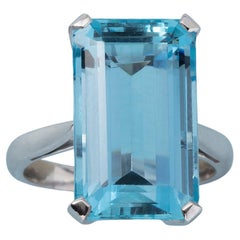 Retro 18 Carat White Gold and Aquamarine Ring