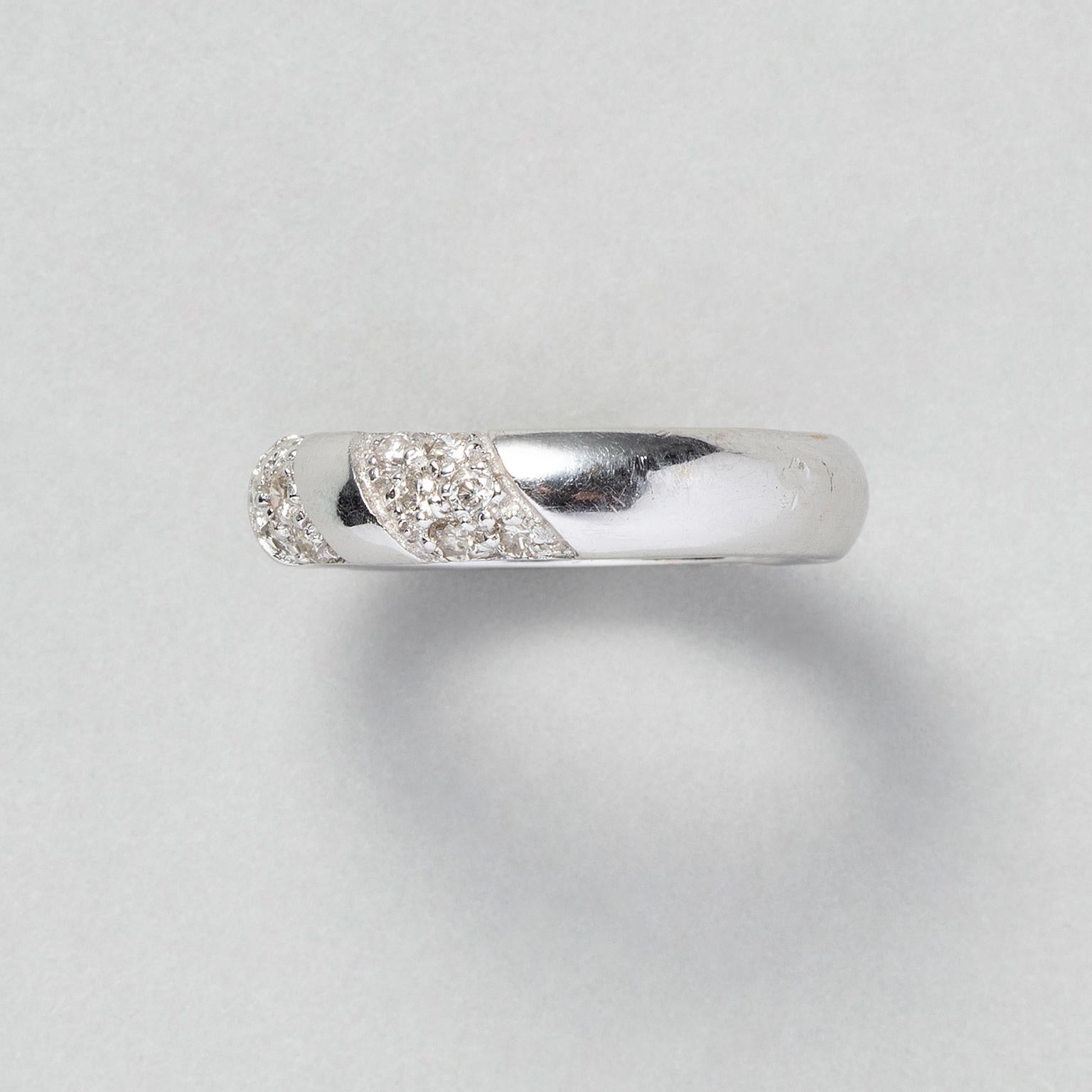 Brilliant Cut An 18 Carat White Gold Band Ring with Diamonds For Sale