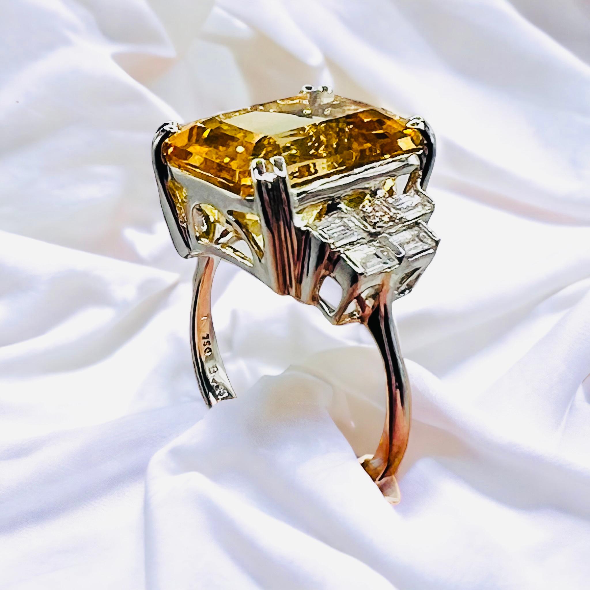 ein Ring aus 18 Karat Weißgold, besetzt mit einem facettierten Citrin, umgeben von kalibrierten Diamanten.
im Geschmack des Art déco, Manufaktur vom Ende des 20. Jahrhunderts
Gesamtgewicht: 6,06 Gramm
Citrin: 8,80 Karat
Diamanten: 0,41