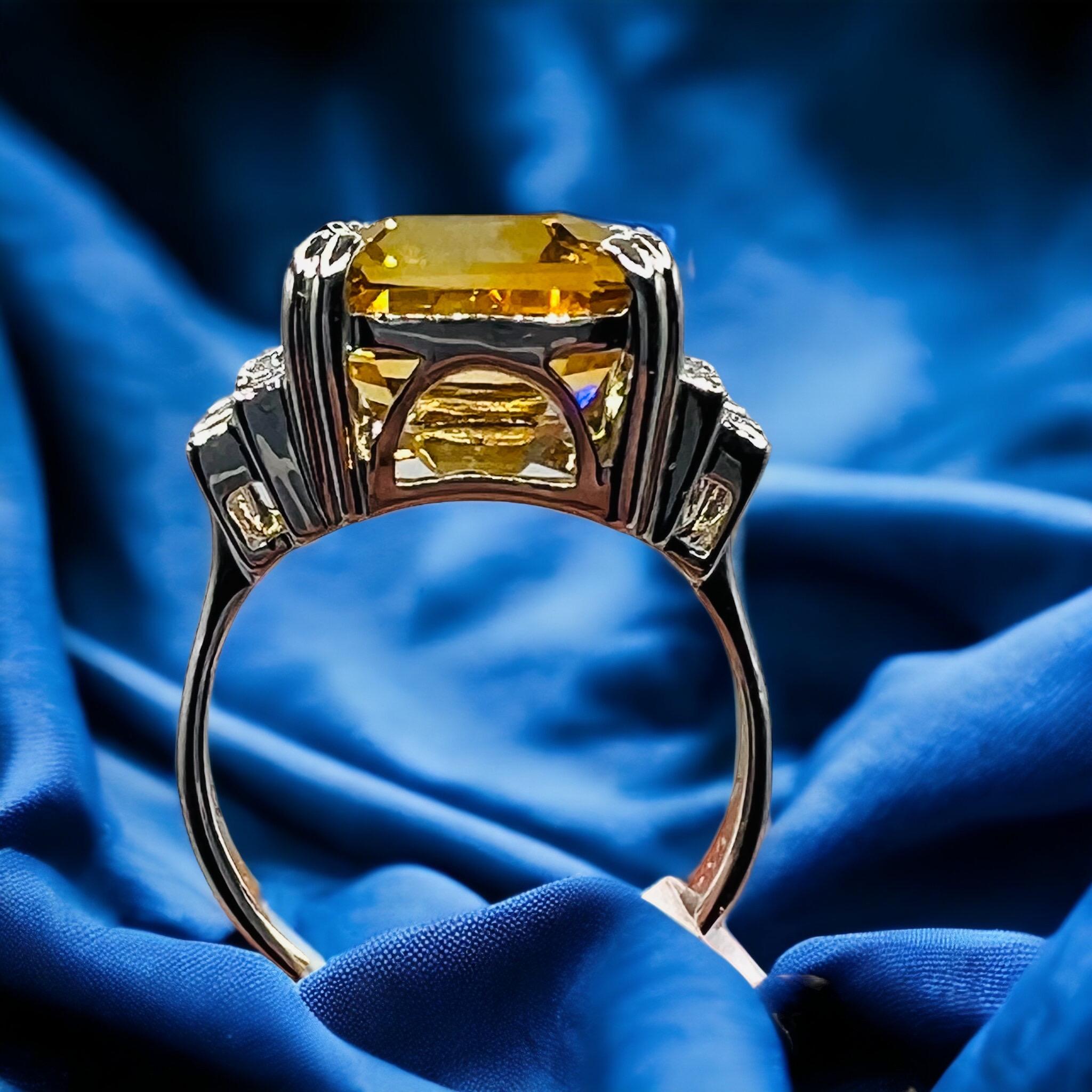 Ein Cocktailring aus 18 Karat Weißgold, besetzt mit facettiertem Citrin und Diamanten im Zustand „Gut“ in SAINT-OUEN-SUR-SEINE, FR