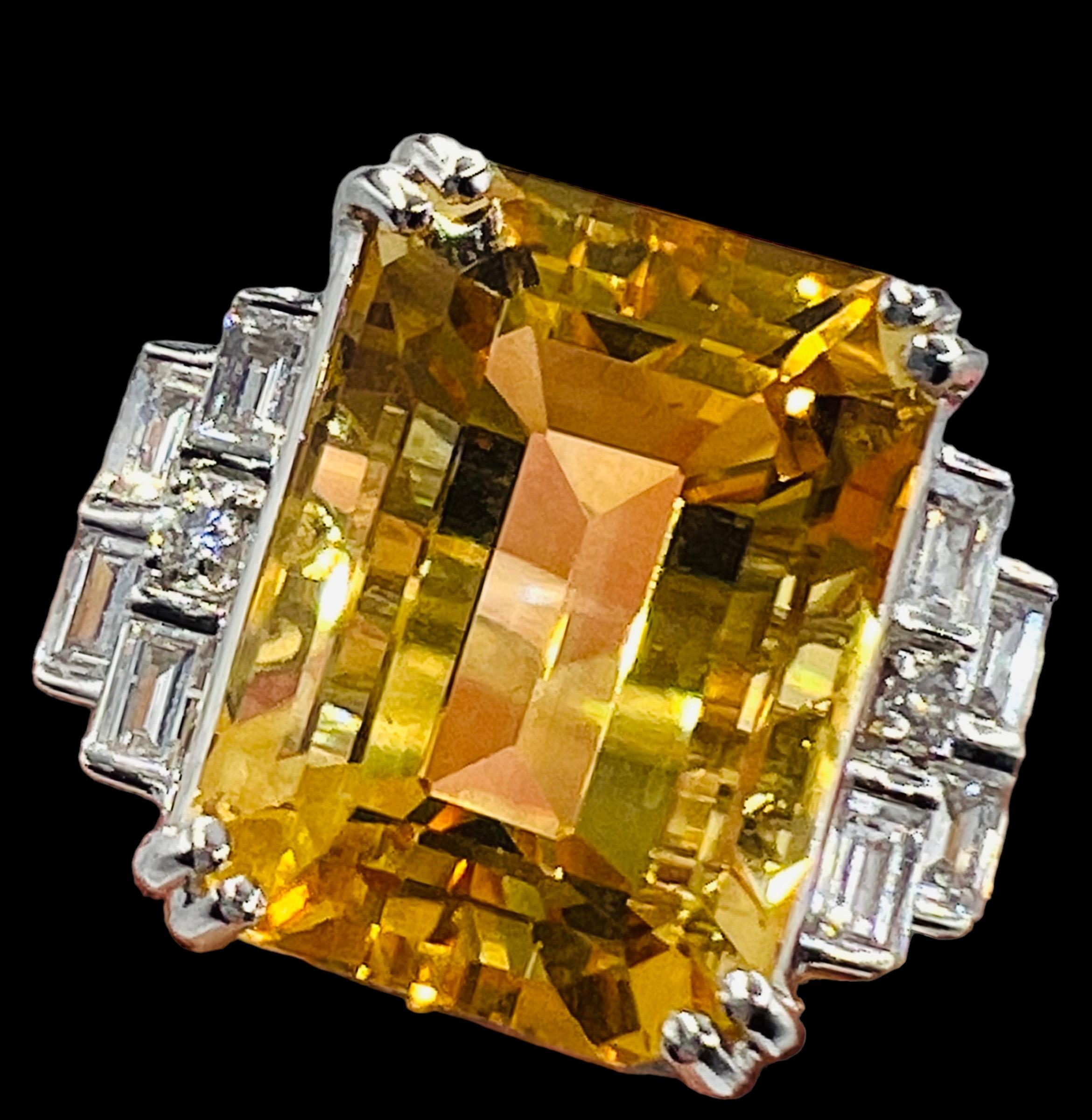 Ein Cocktailring aus 18 Karat Weißgold, besetzt mit facettiertem Citrin und Diamanten 3