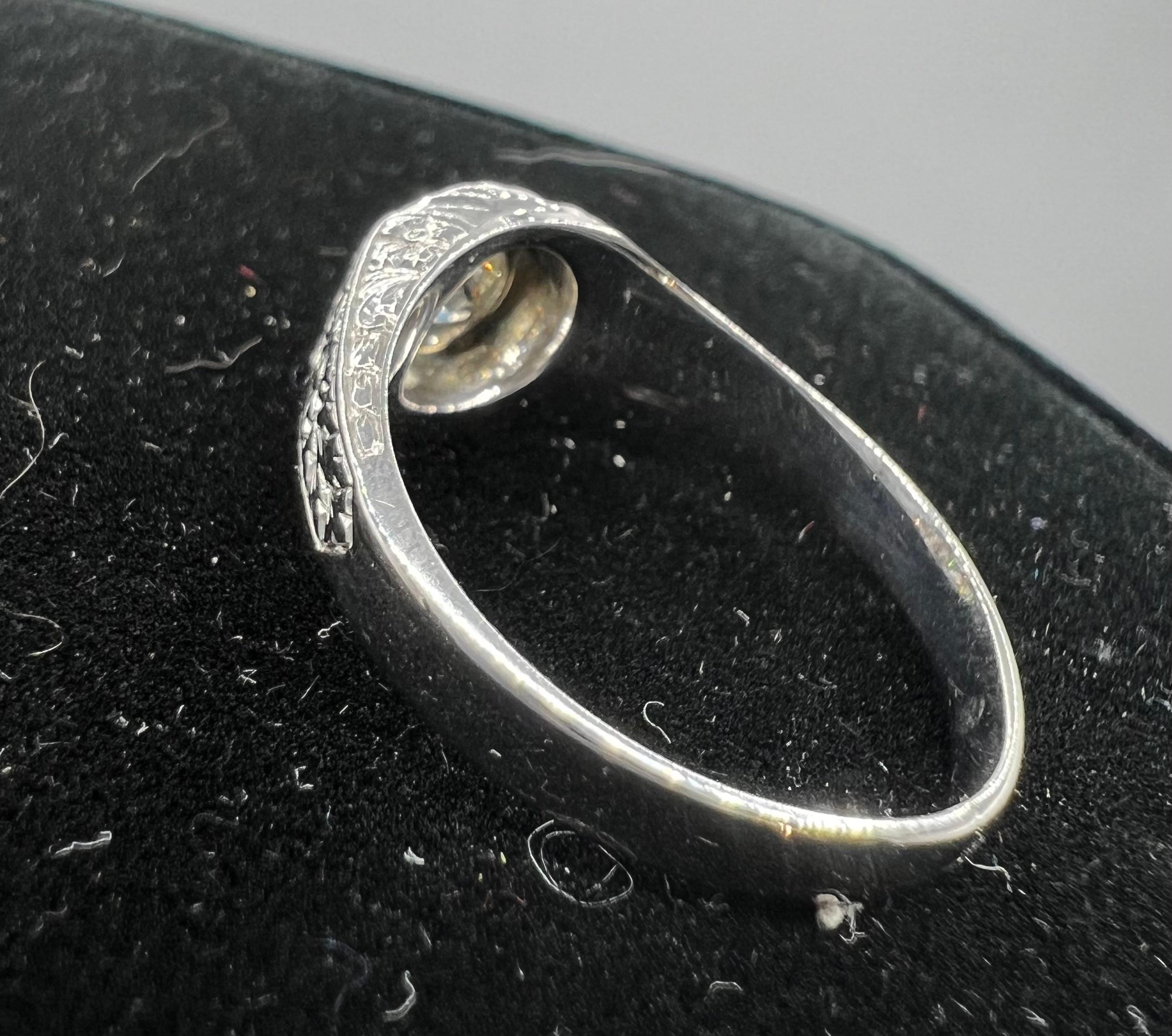 18 Carat White Gold Ring Set with a Diamond Old Cut of Around 1 Carat 4