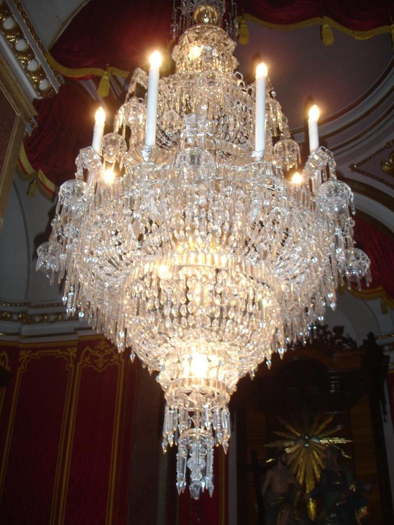 18th Century Crystal Chandelier from the Royal Crystal Manufacturer La Granja For Sale 8