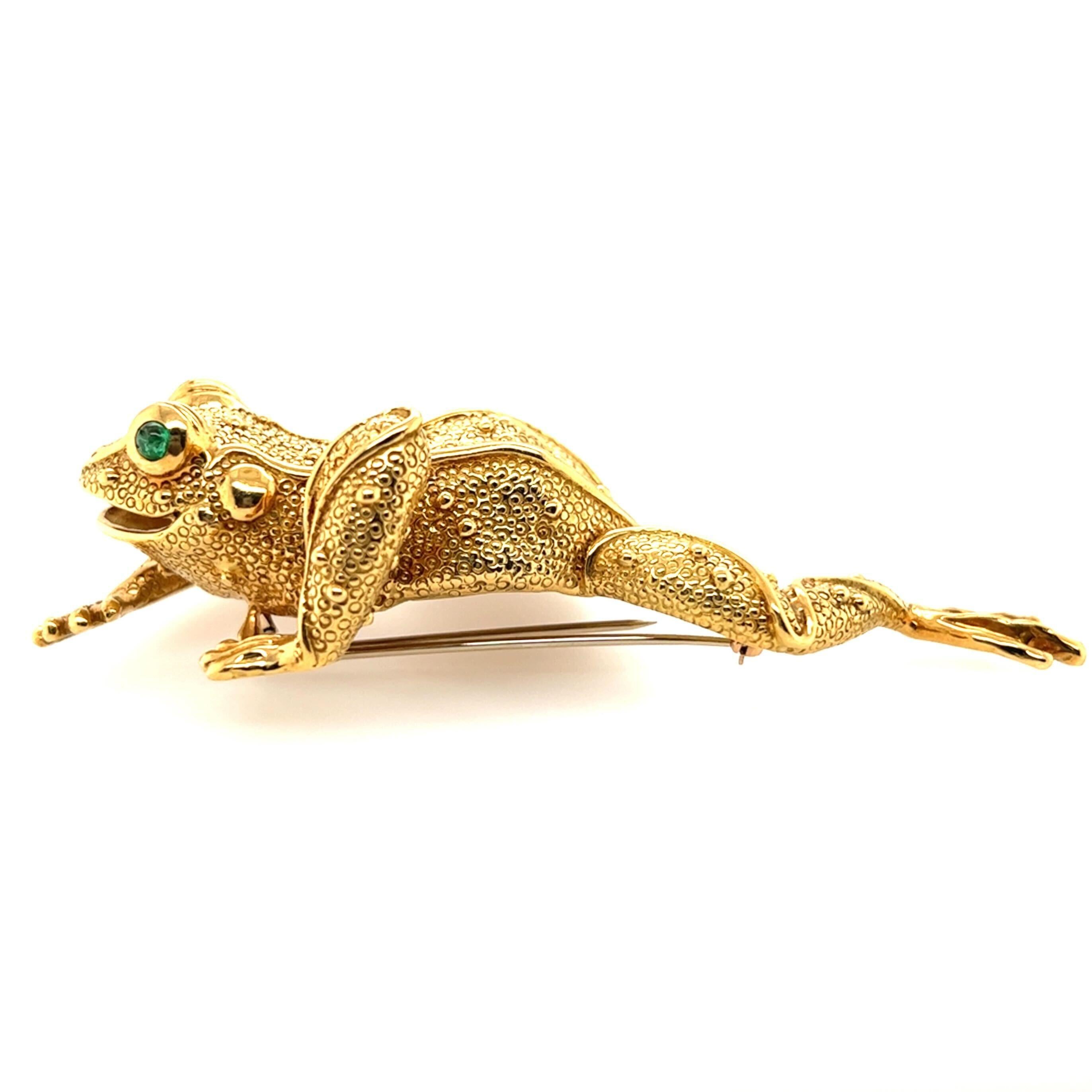 Cabochon 18 Karat Yellow Gold and Emerald Frog Brooch