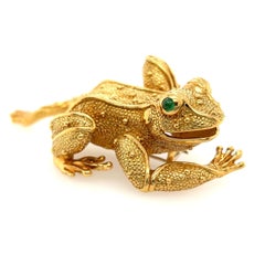 18 Karat Yellow Gold and Emerald Frog Brooch