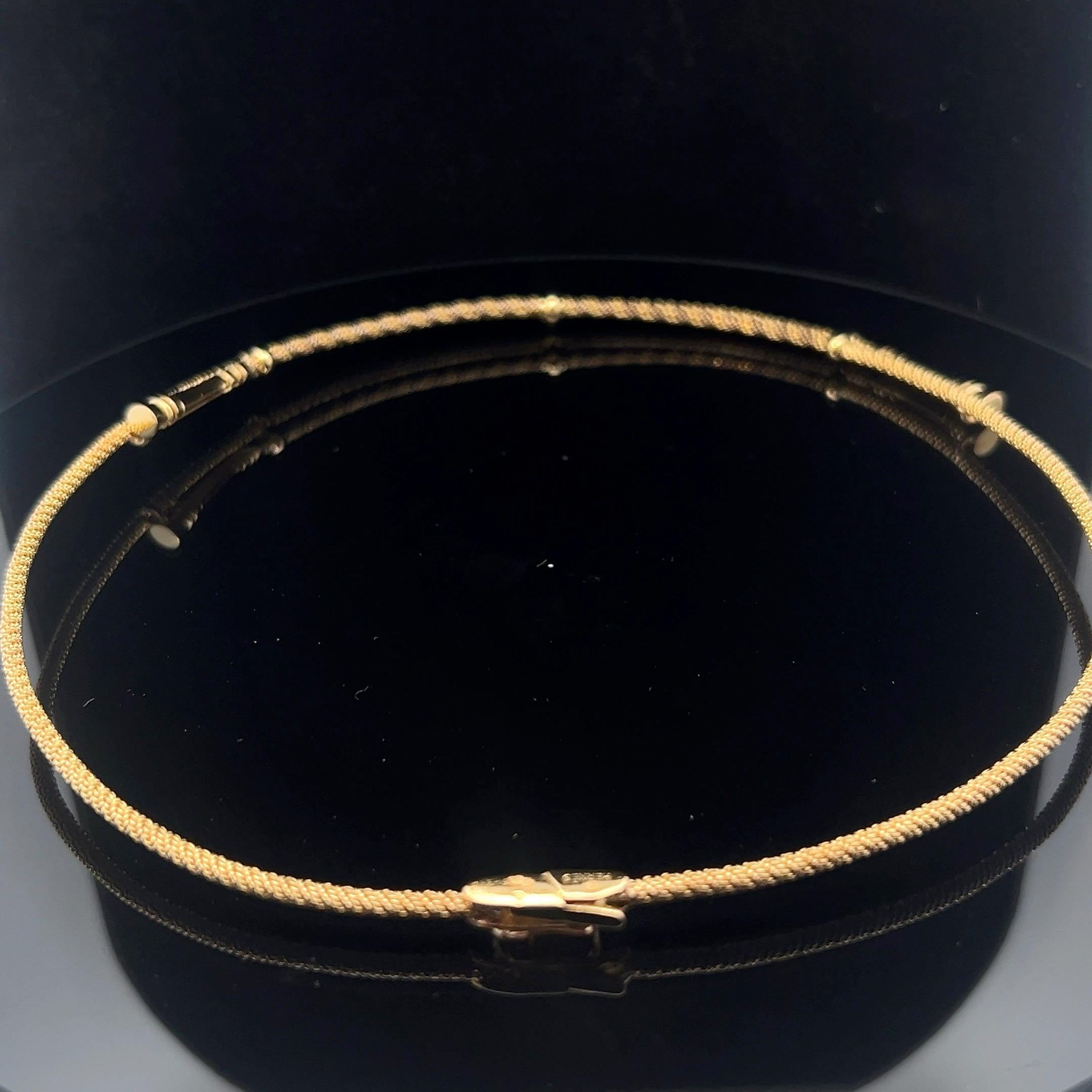 An 18 karat yellow gold necklace by Hermès. 2