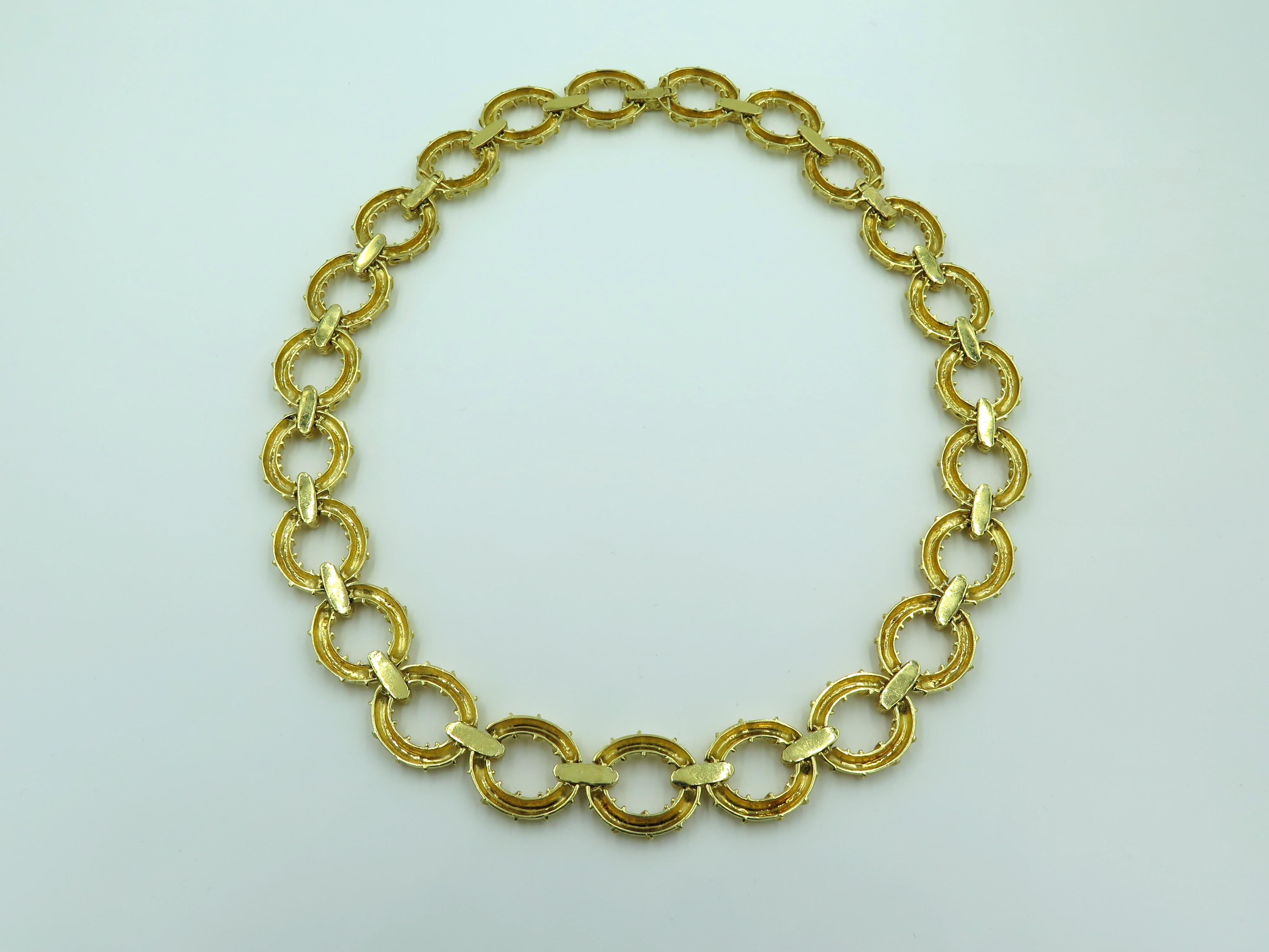 18 Karat Yellow Gold Necklace In Excellent Condition In New York, NY