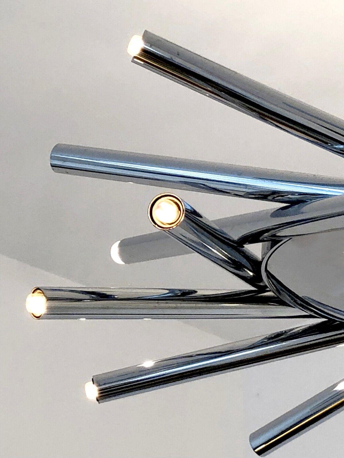A 18-Lights RADICAL SPACE-AGE POST-MODERN CEILING FIXTURE by STILNOVO Italy 1970 In Good Condition For Sale In PARIS, FR