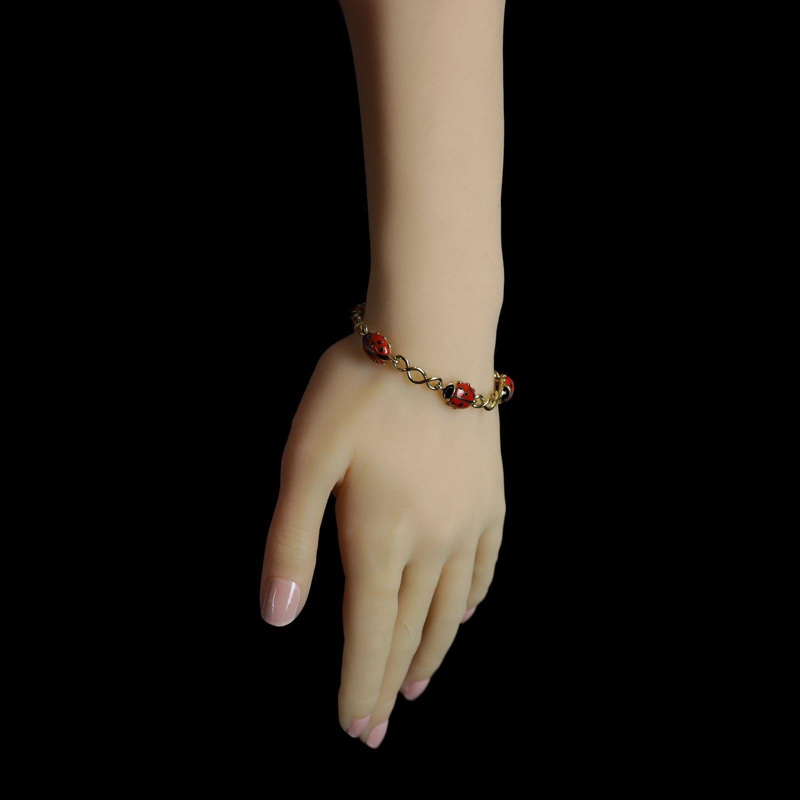 Bracelet coccinelle en or 18ct et émail, Londres 2002 en vente 2