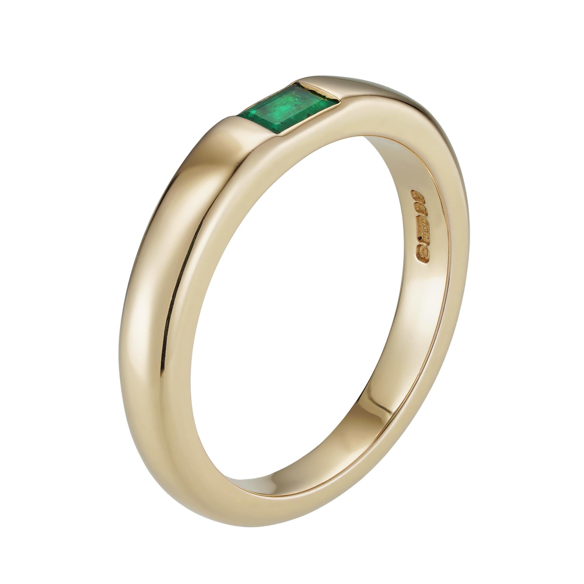 Modern An 18ct Rose Gold Token Ring Set With A Baguette Emerald For Sale