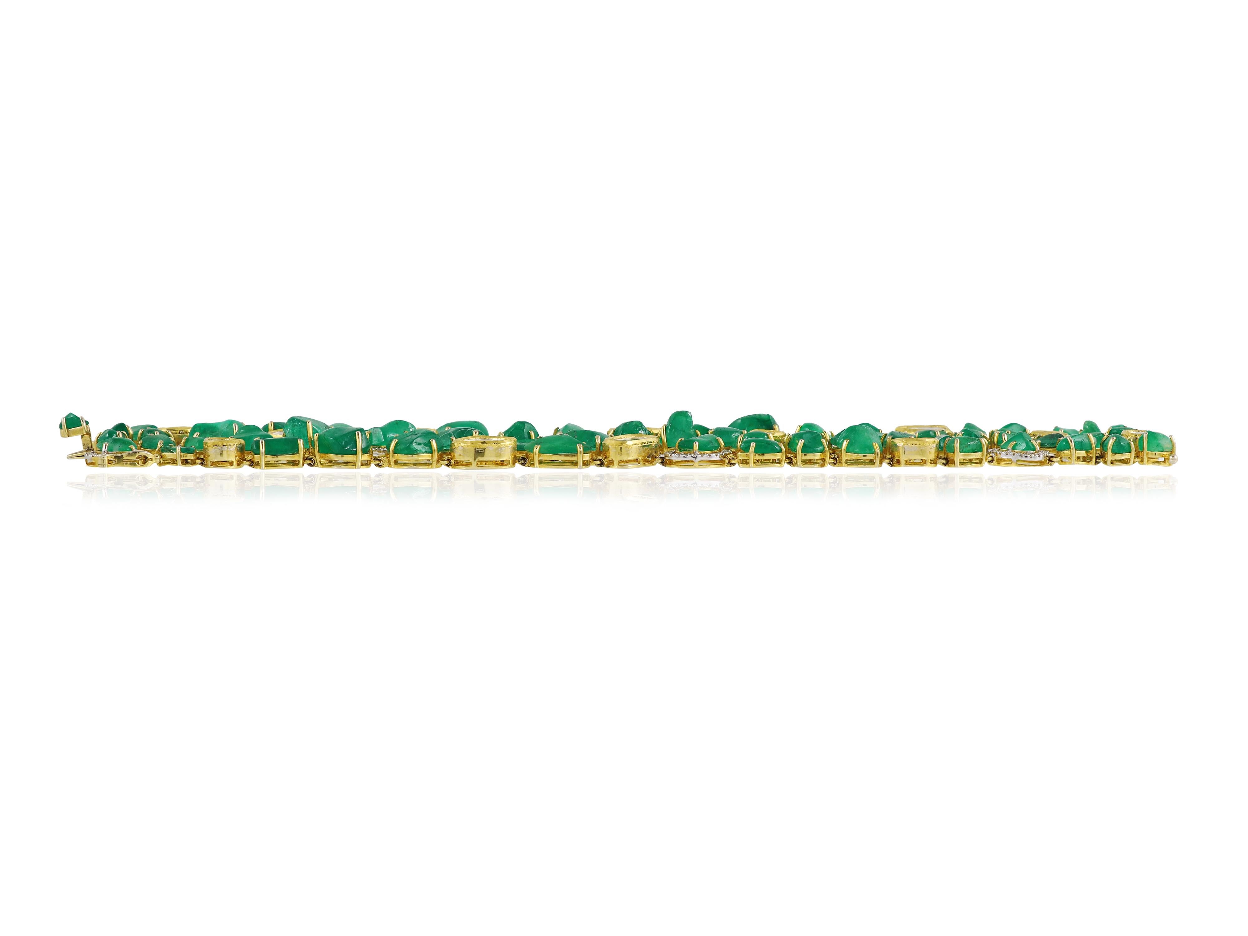 An 18K columbian emerald bracelet set with natural diamonds and polki For Sale 1