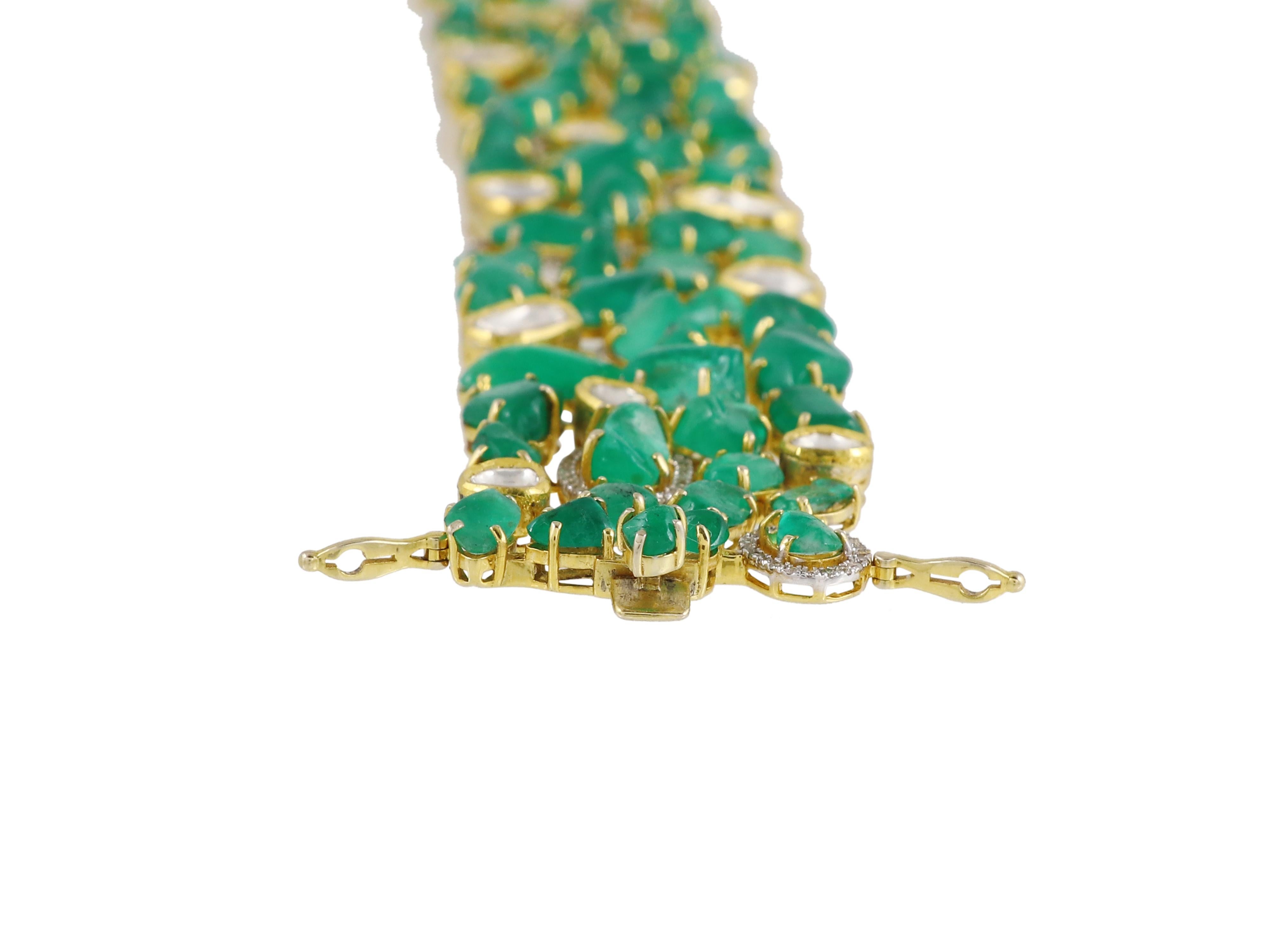 An 18K columbian emerald bracelet set with natural diamonds and polki For Sale 3