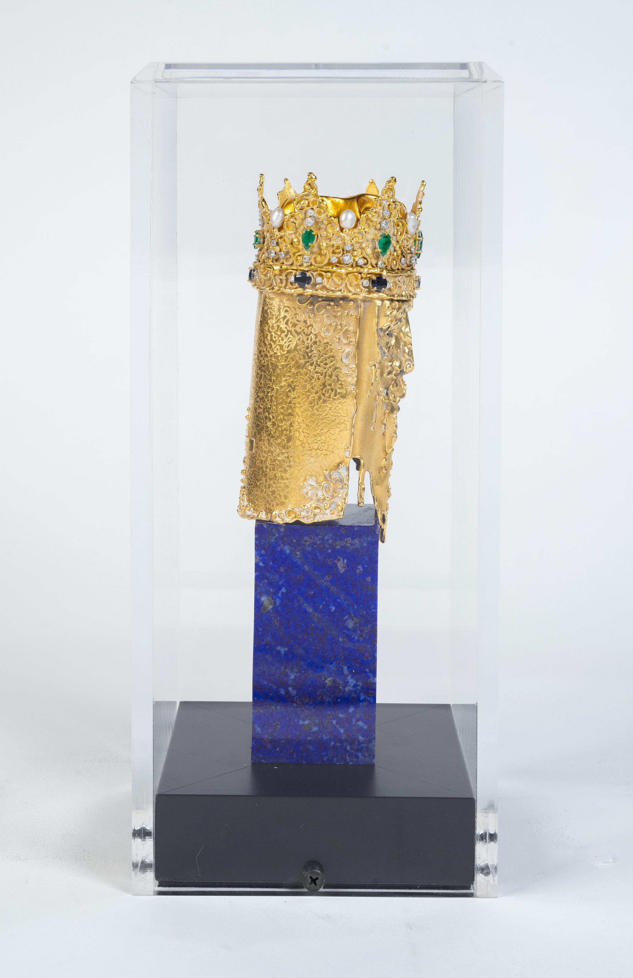 An 18K Gold and Gem Set Bust of a King, by George Weil London In Good Condition For Sale In New York, NY