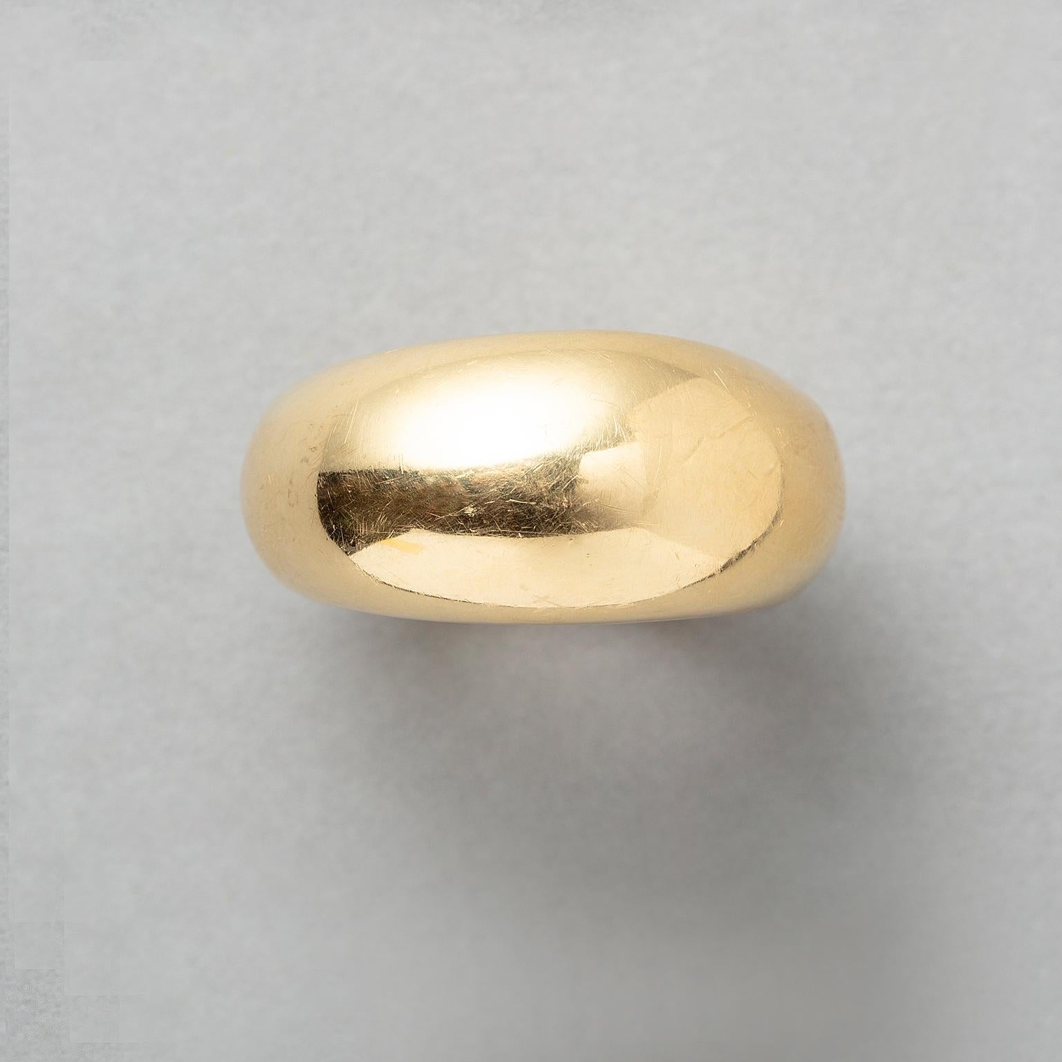 An 18 carat yellow gold smooth bombé ring, signed and numbered: 180756 - 750, Chaumet Paris. France.

weight: 15.46 g
ring size: 18 mm /  7 3/4 US
width: 6 - 12 mm