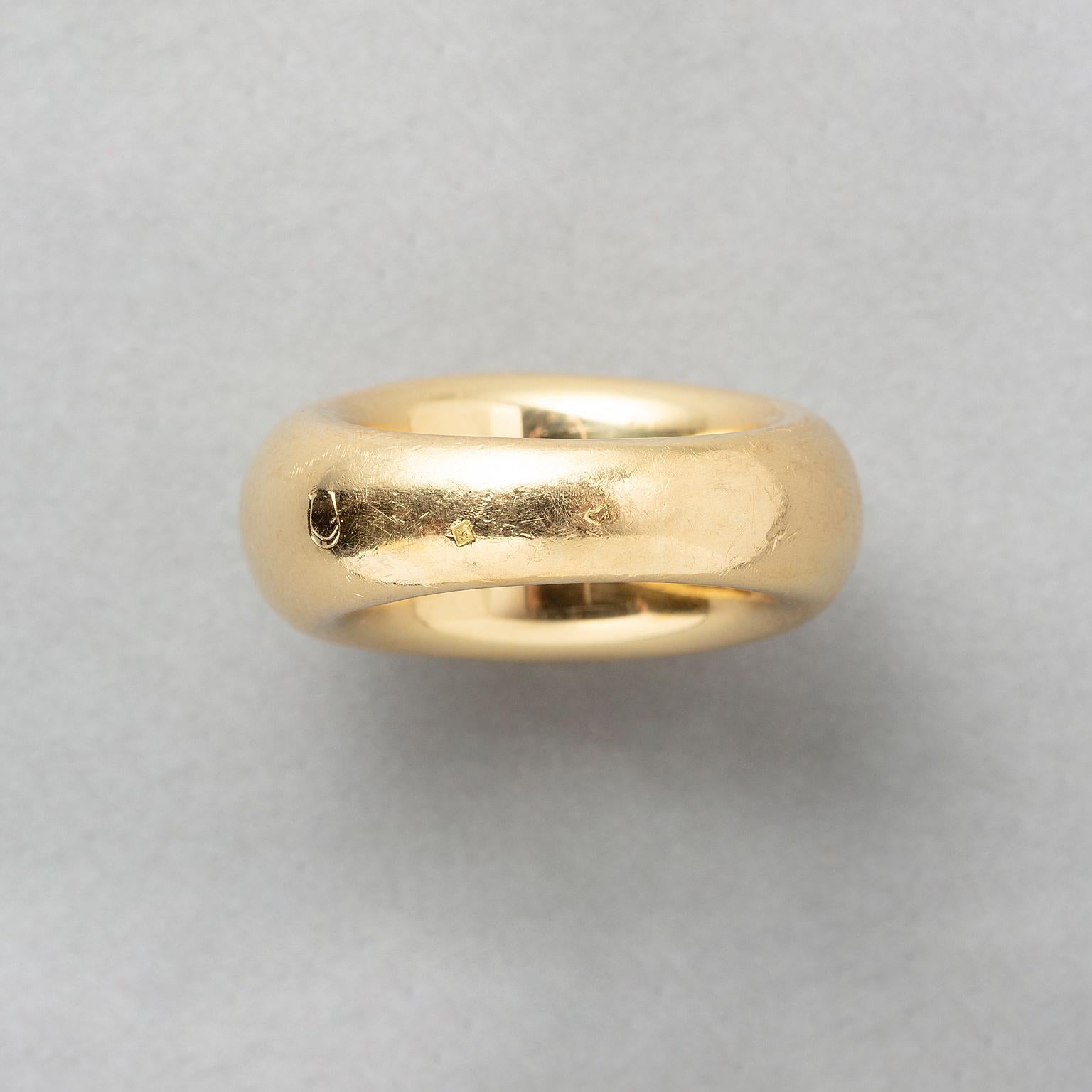 Women's or Men's An 18k Gold Bombé Chaumet Ring For Sale