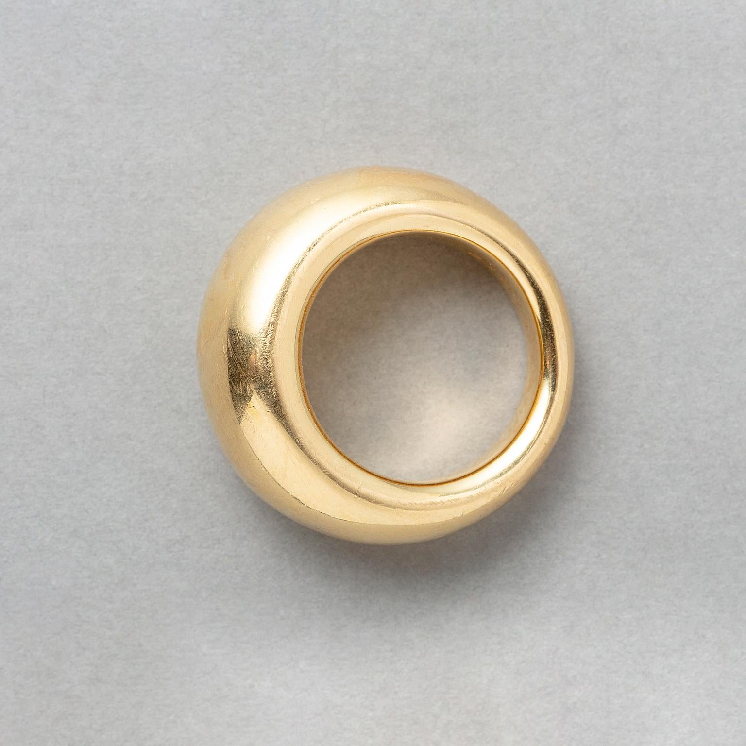 An 18k Gold Bombé Chaumet Ring For Sale 1
