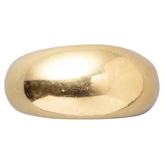 An 18k Gold Bombé Chaumet Ring
