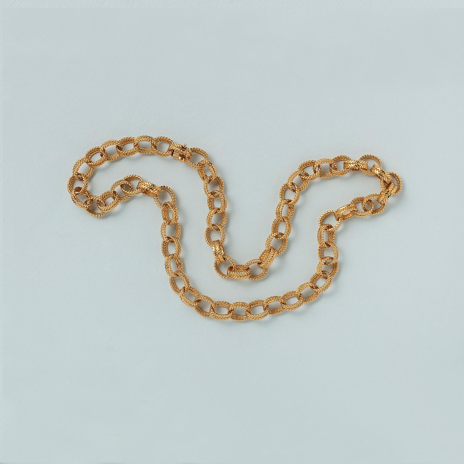 An 18k Gold Boucheron Chain with woven links In condizioni buone in vendita a Amsterdam, NL