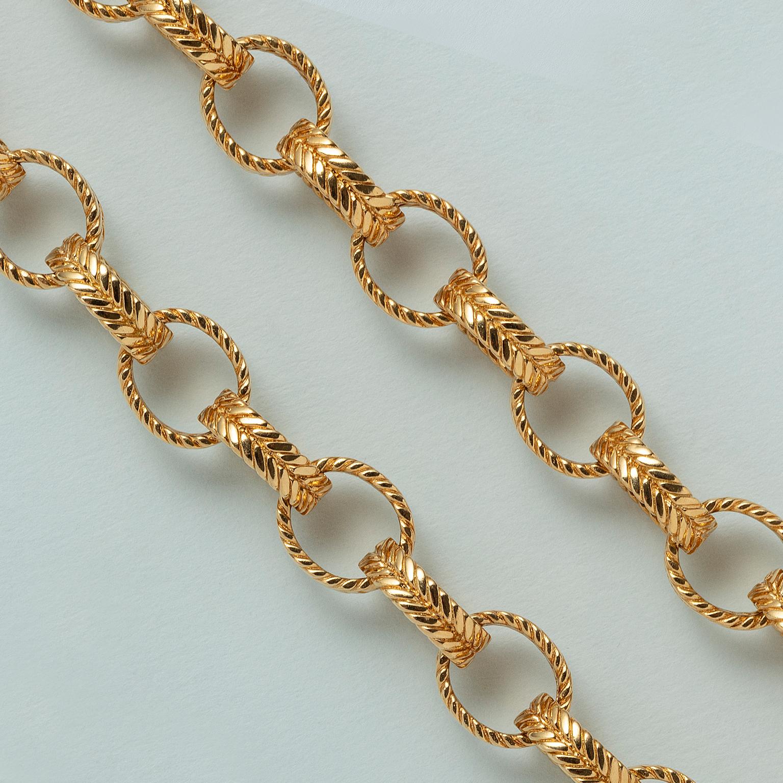 da uomo o donna An 18k Gold Boucheron Chain with woven links in vendita