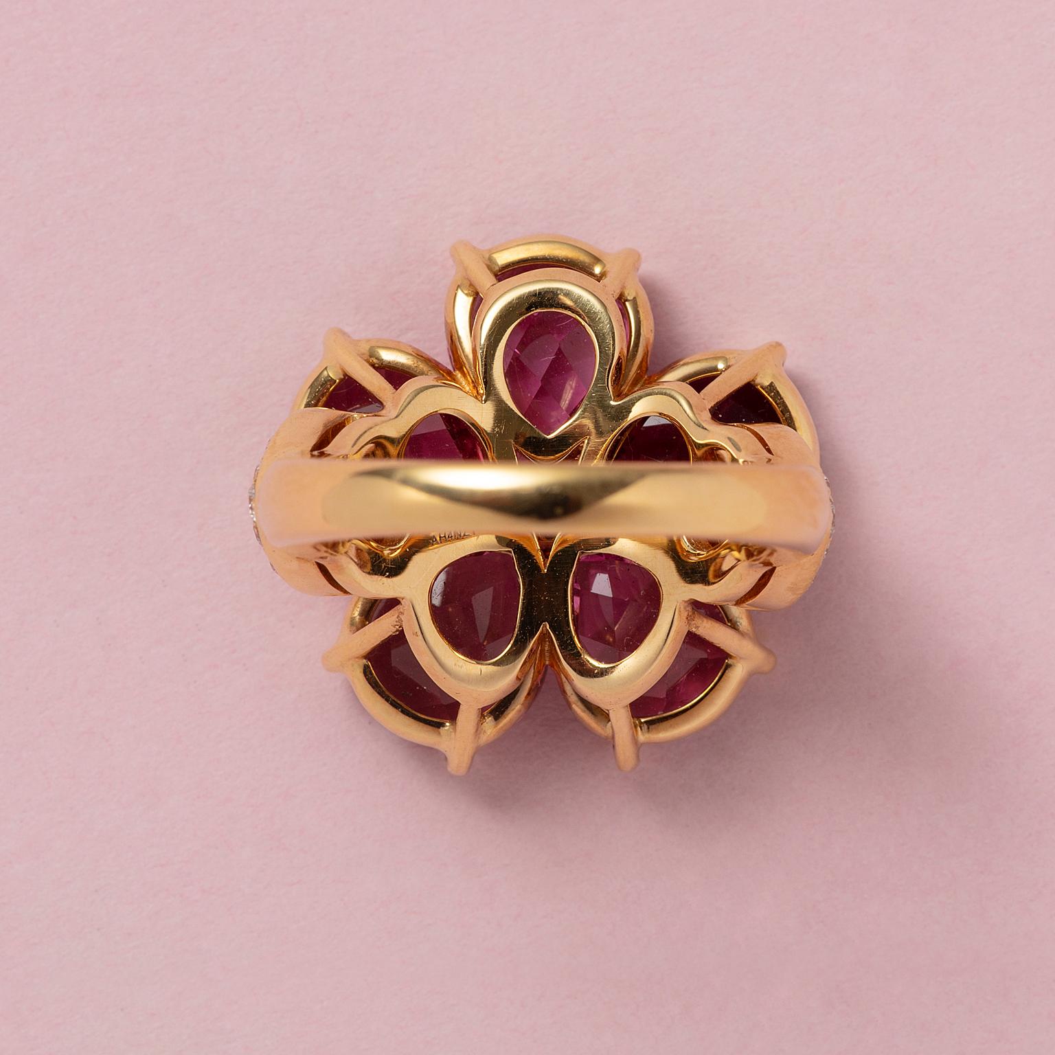 Anello Bulgari a fiore in oro 18k con tormalina e diamante In condizioni ottime in vendita a Amsterdam, NL