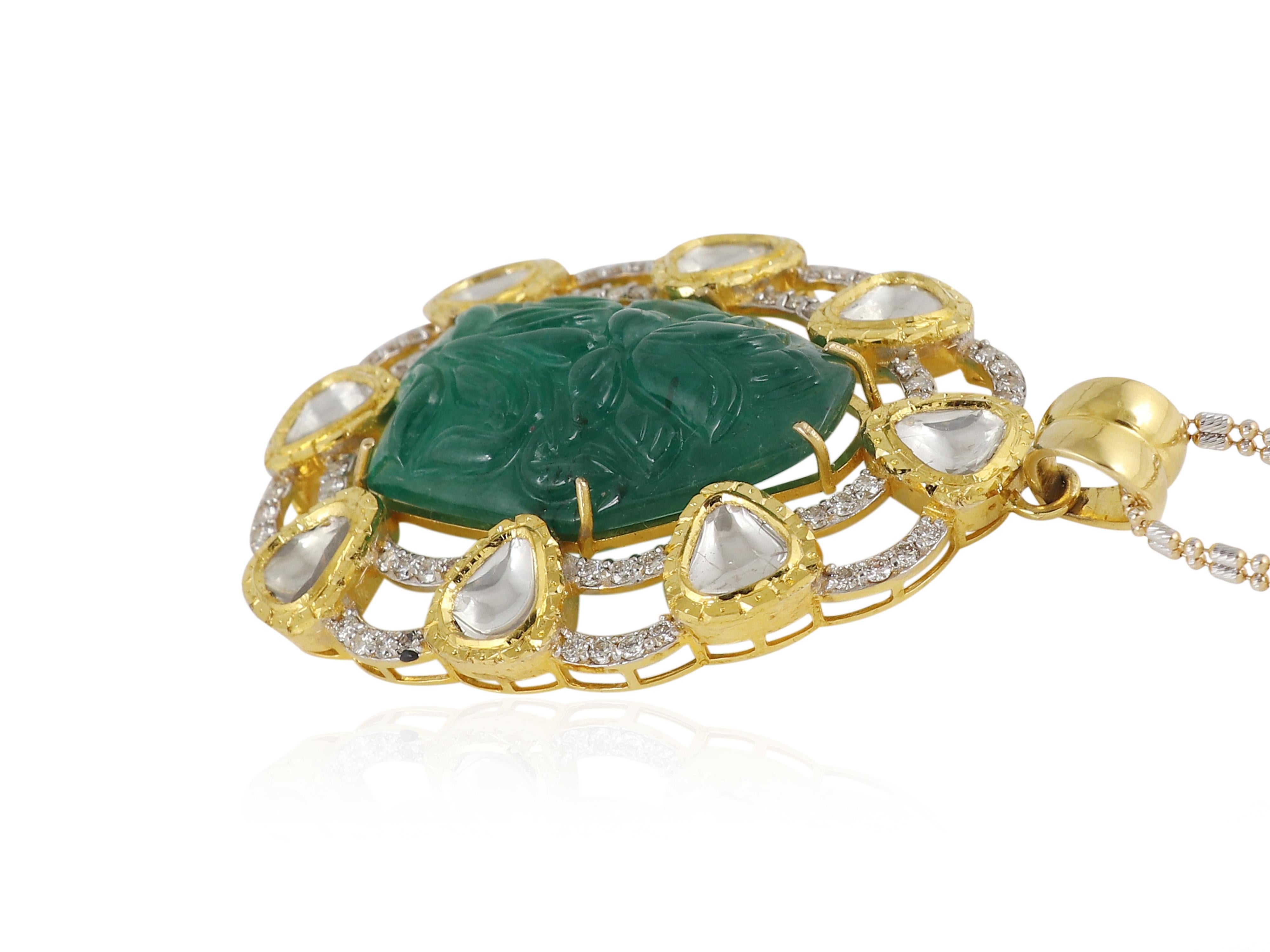 An 18K gold emerald carving pendant set with natural full cut and uncut diamonds In New Condition For Sale In Bangkok,, TH