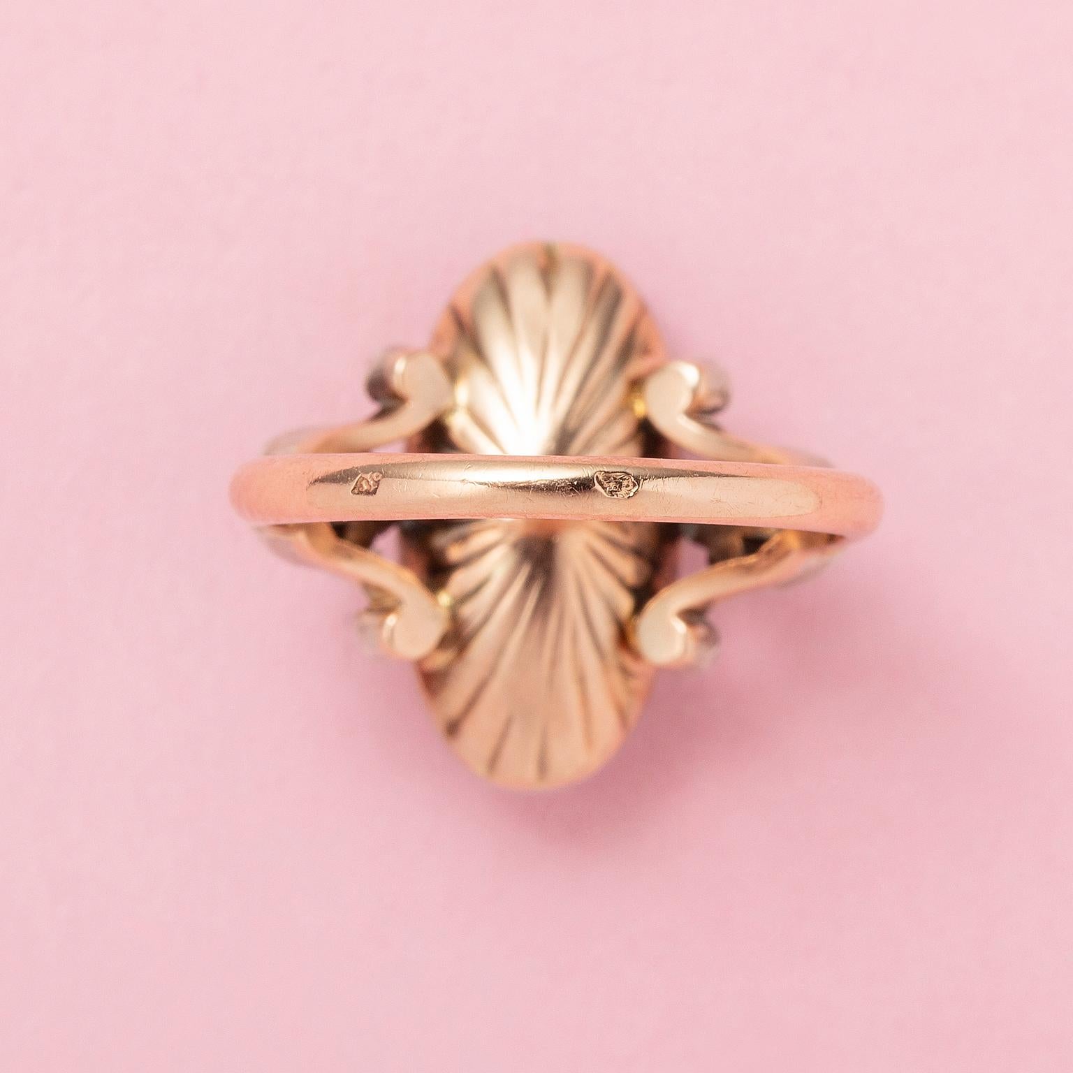 Un anello francese in oro 18k con topazio rosa e diamante In condizioni buone in vendita a Amsterdam, NL