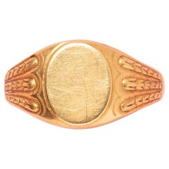 An 18k Gold French Signet Ring with Laurels