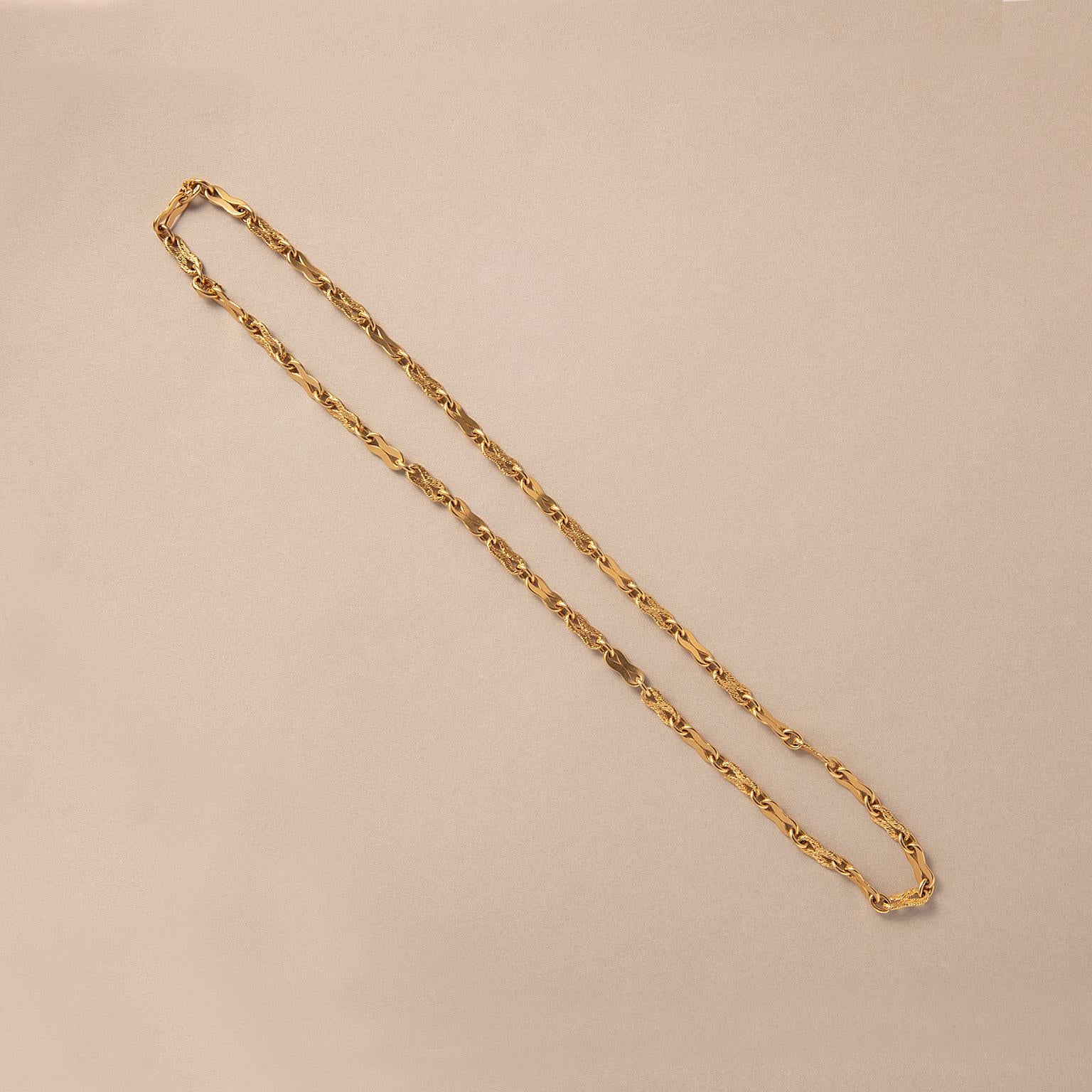 Hermès-Knoten-Halskette aus 18 Karat Gold im Zustand „Gut“ im Angebot in Amsterdam, NL
