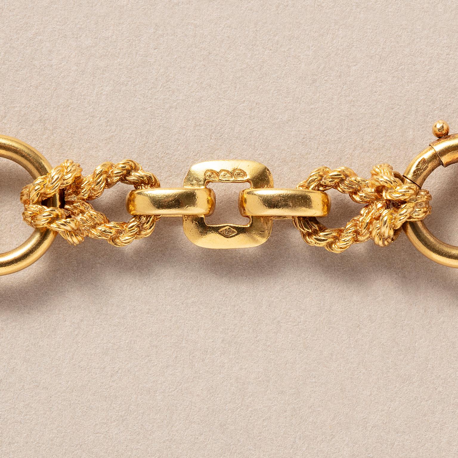 Hermès-Knoten-Halskette aus 18 Karat Gold im Angebot 1