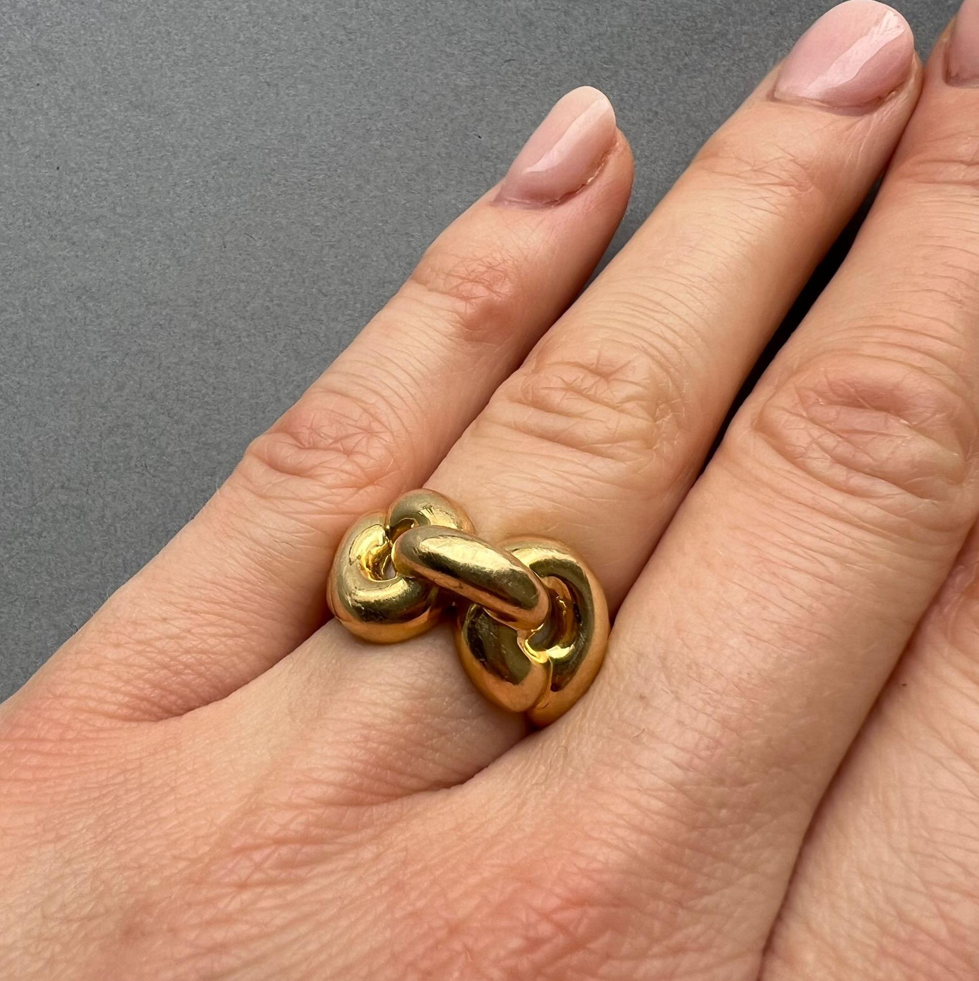 An 18k Gold Hermès Knot Ring 5