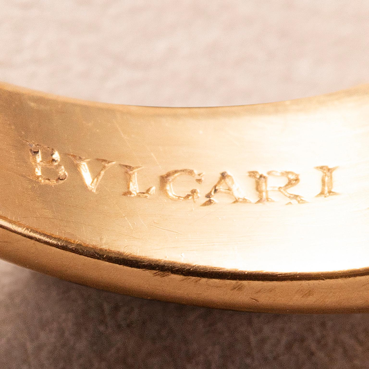 Femenino o masculino Anillo Bulgari de oro de 18 quilates con diamante solitario en venta