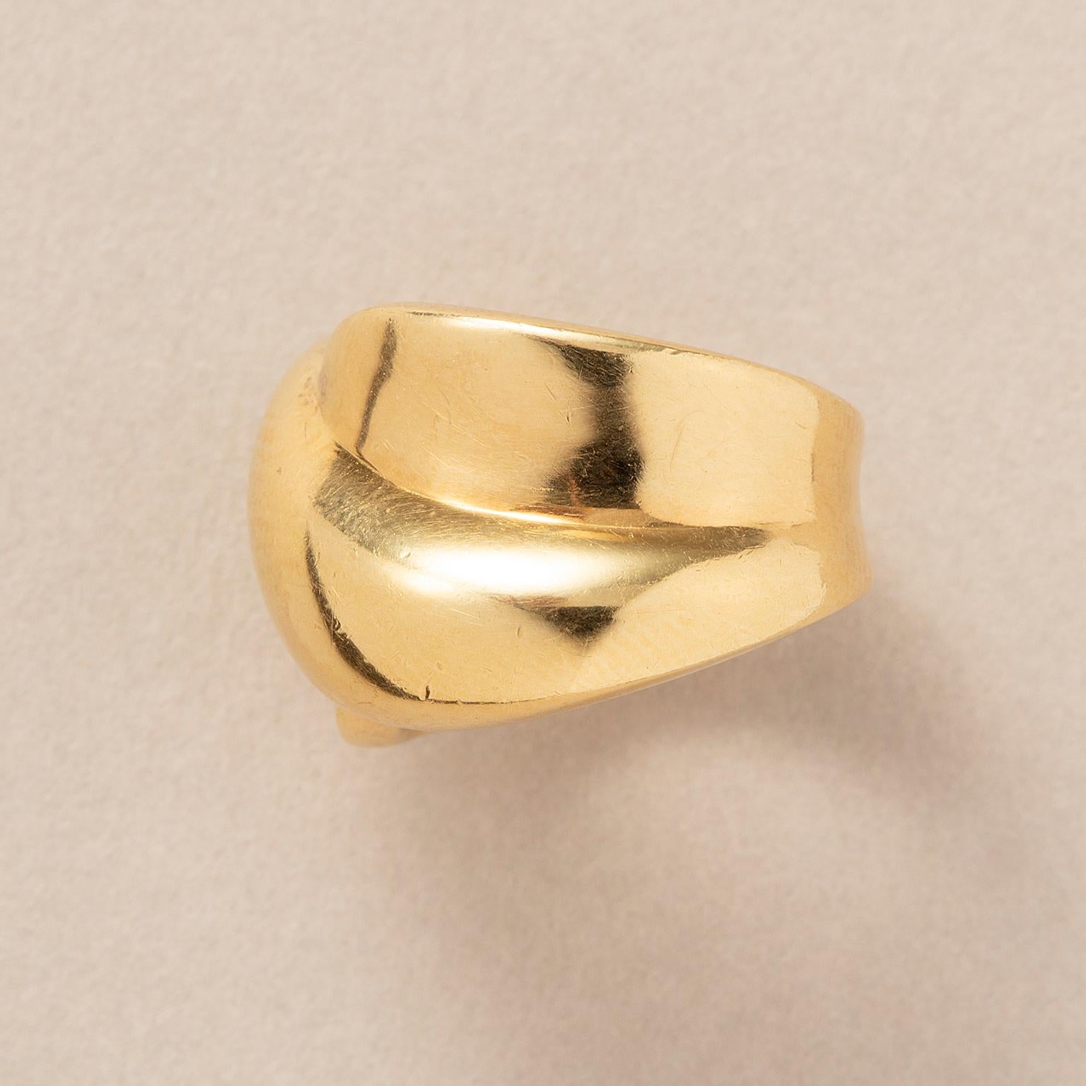 An 18k Gold Wide Band Ring In Good Condition For Sale In Amsterdam, NL