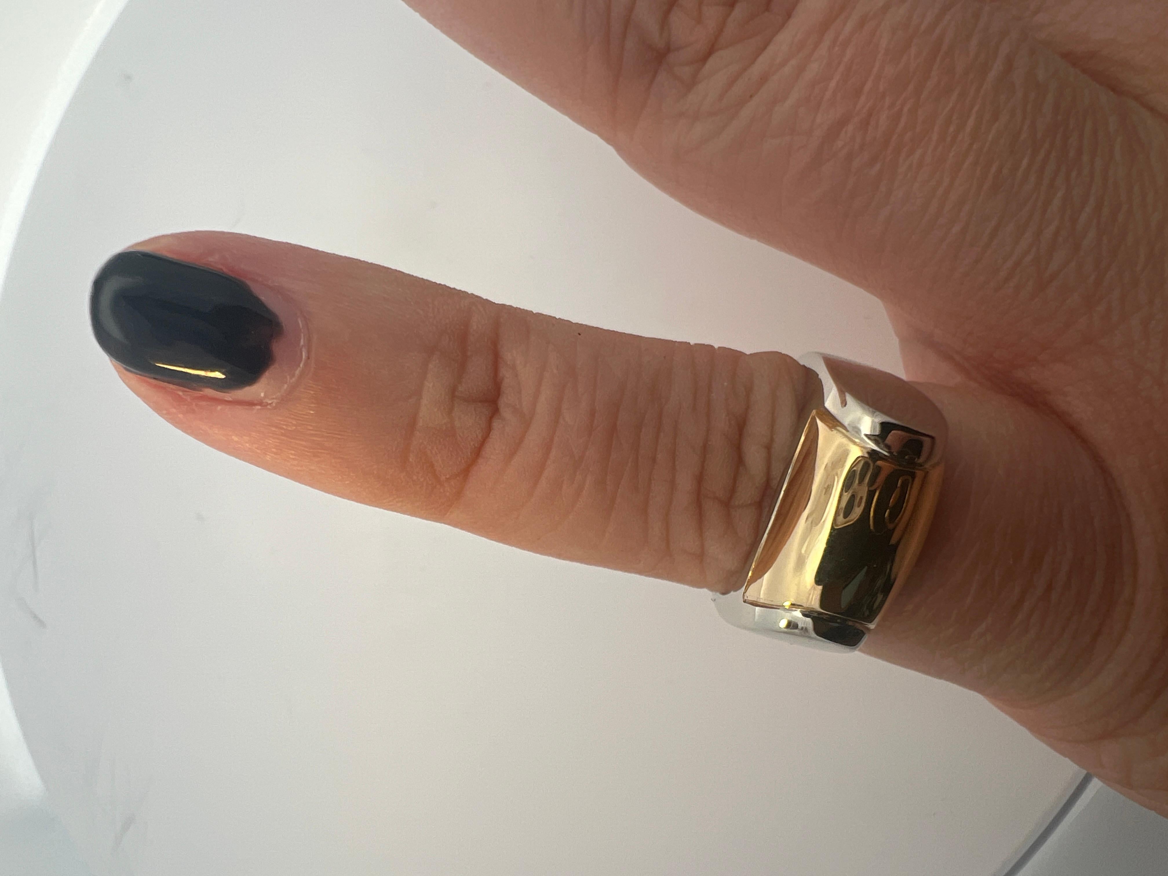 Un anello in oro giallo e bianco 18 carati di Bulgari in vendita 8
