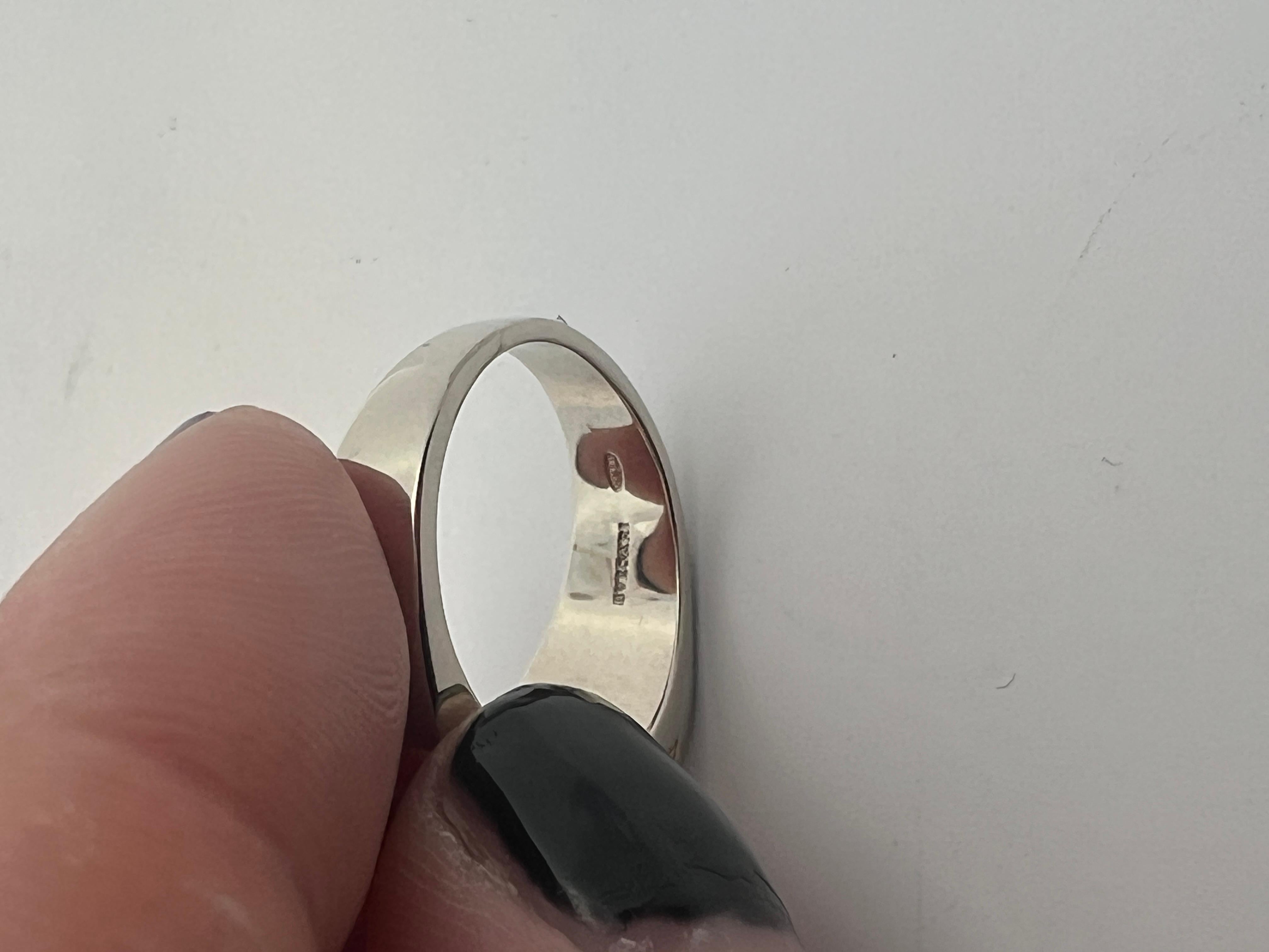 Un anello in oro giallo e bianco 18 carati di Bulgari in vendita 13