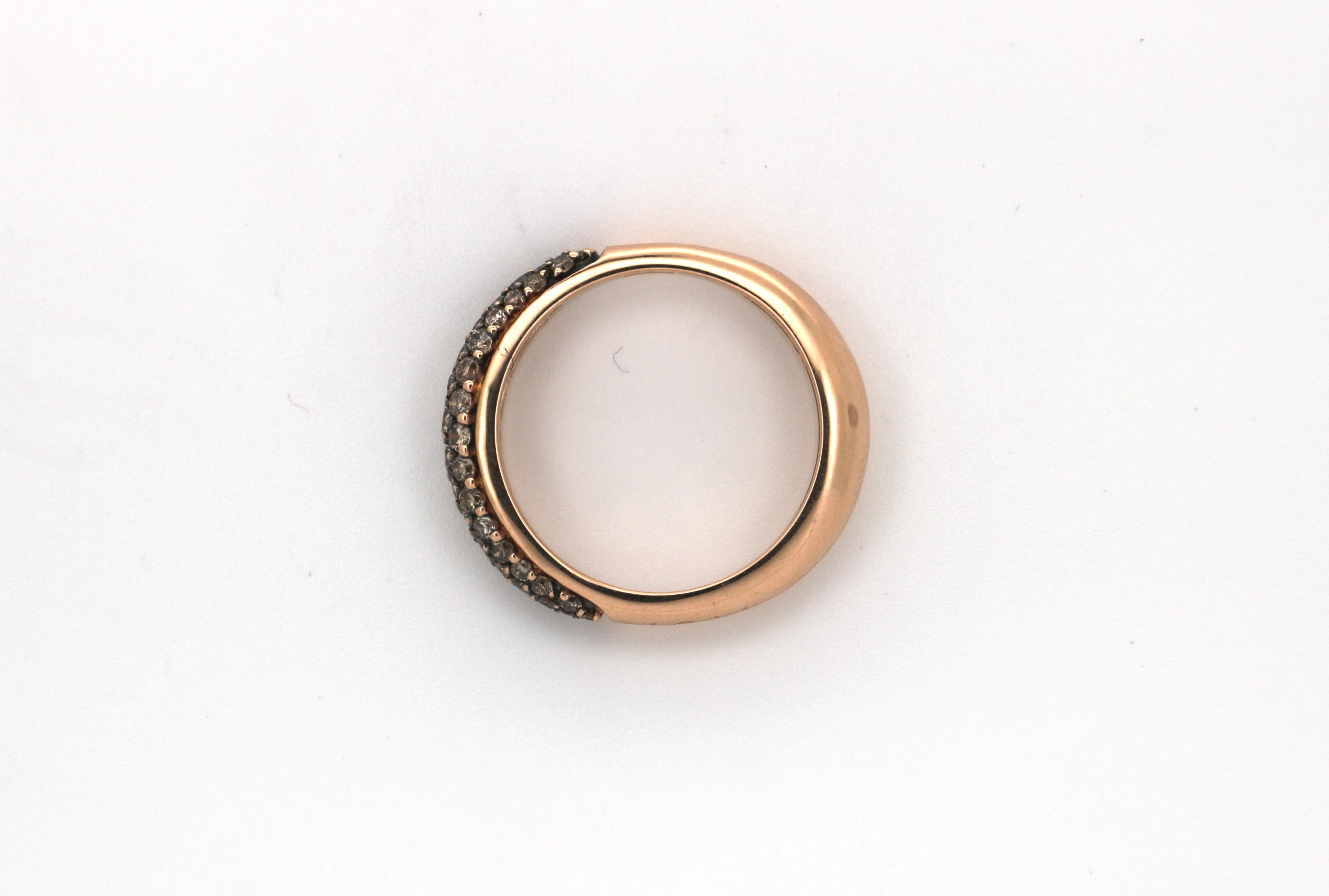 Ein Ring aus 18 Karat Rotgold und Diamanten von Bigli für Damen oder Herren im Angebot