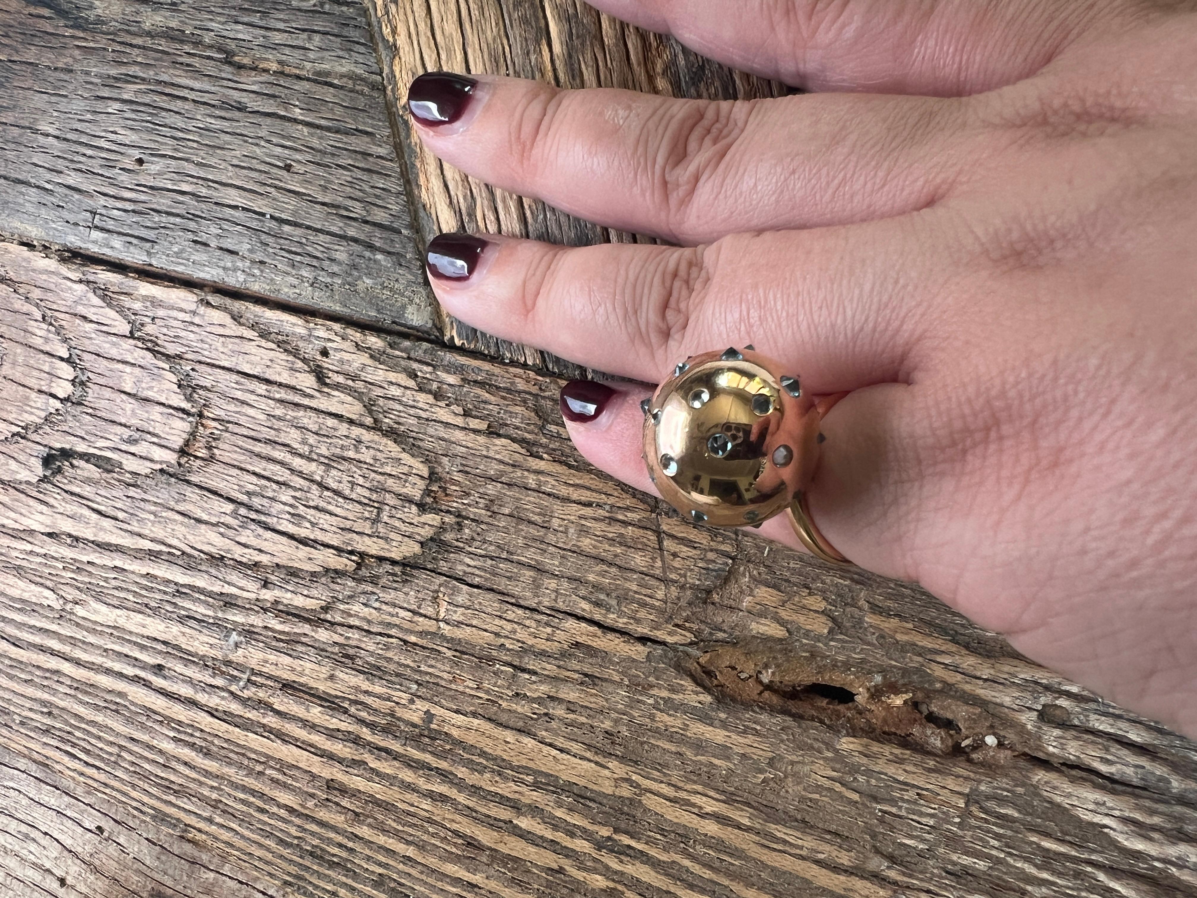 Un anello in oro giallo rossastro e acquamarina di Beazie, 18 carati in vendita 4