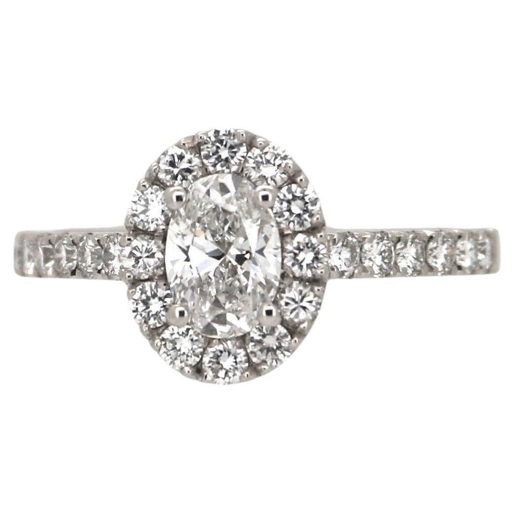 Bague à grappes de diamants ovales en or blanc 18k