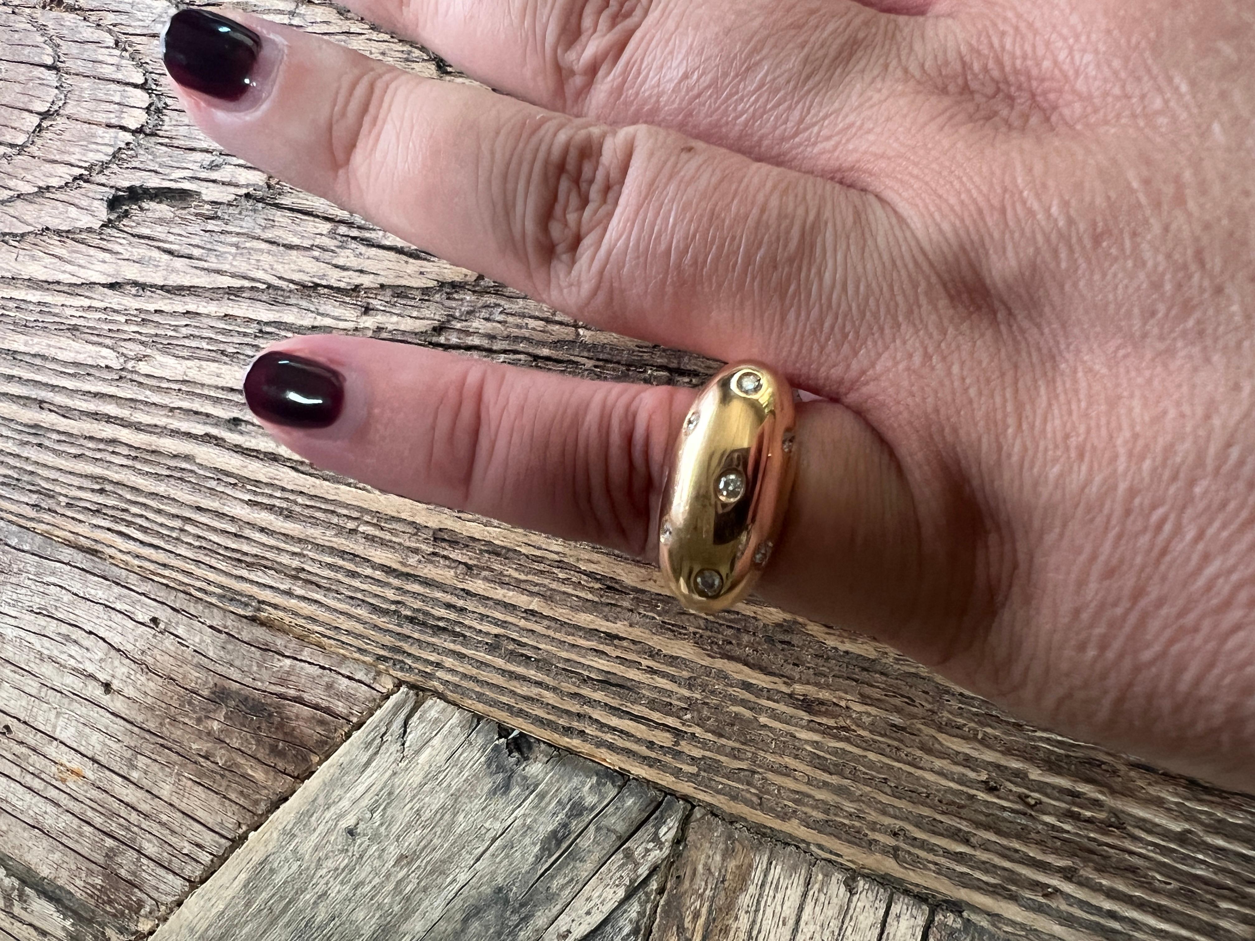 Ein Ring aus 18 Karat Gelbgold und Diamanten von Aldo Carboni 8